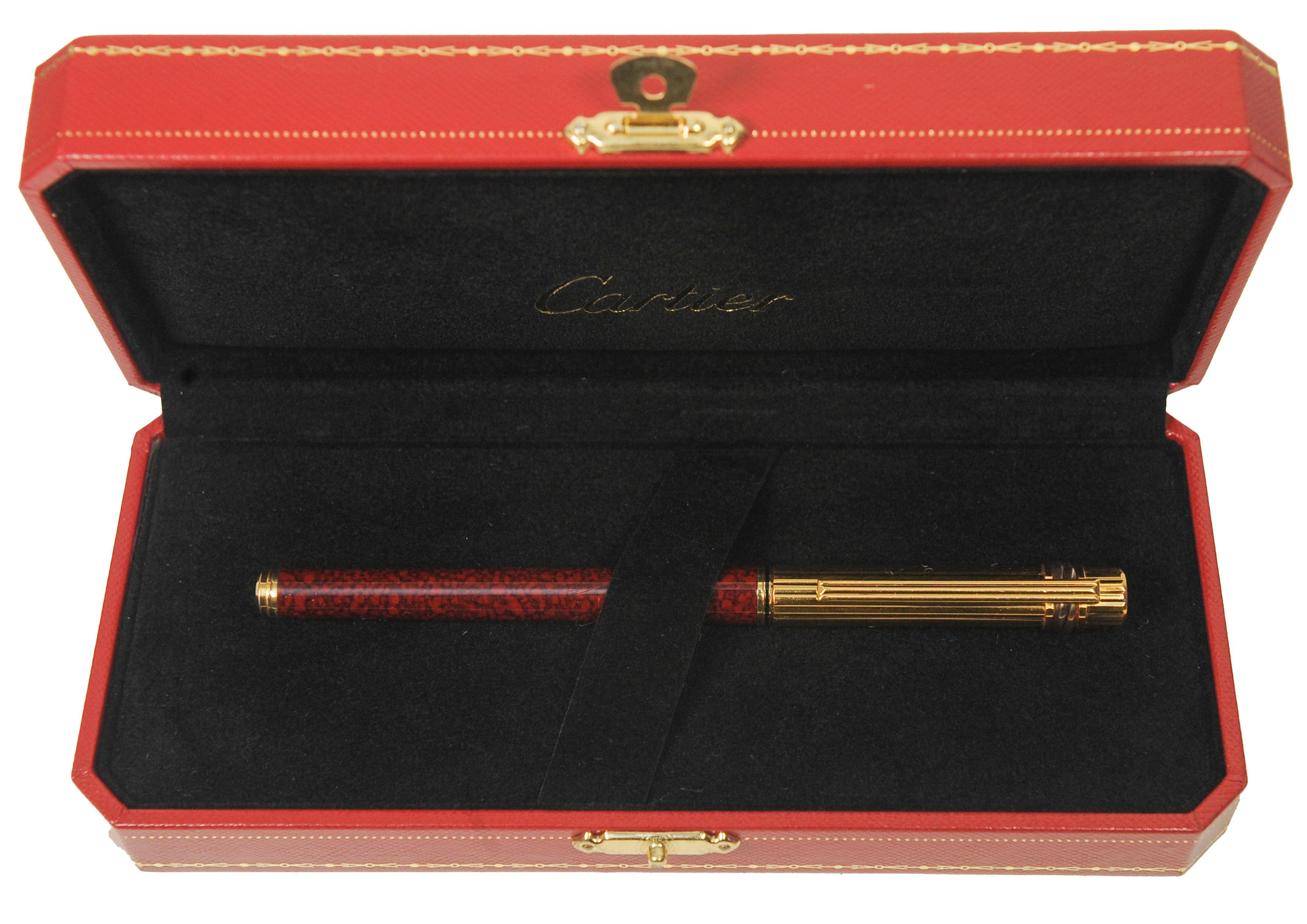 Cartier 18 Karat Gold Nib Burgunderfarbener Lack Trinity Rollerball Schreibstift Trinity (20. Jahrhundert) im Angebot