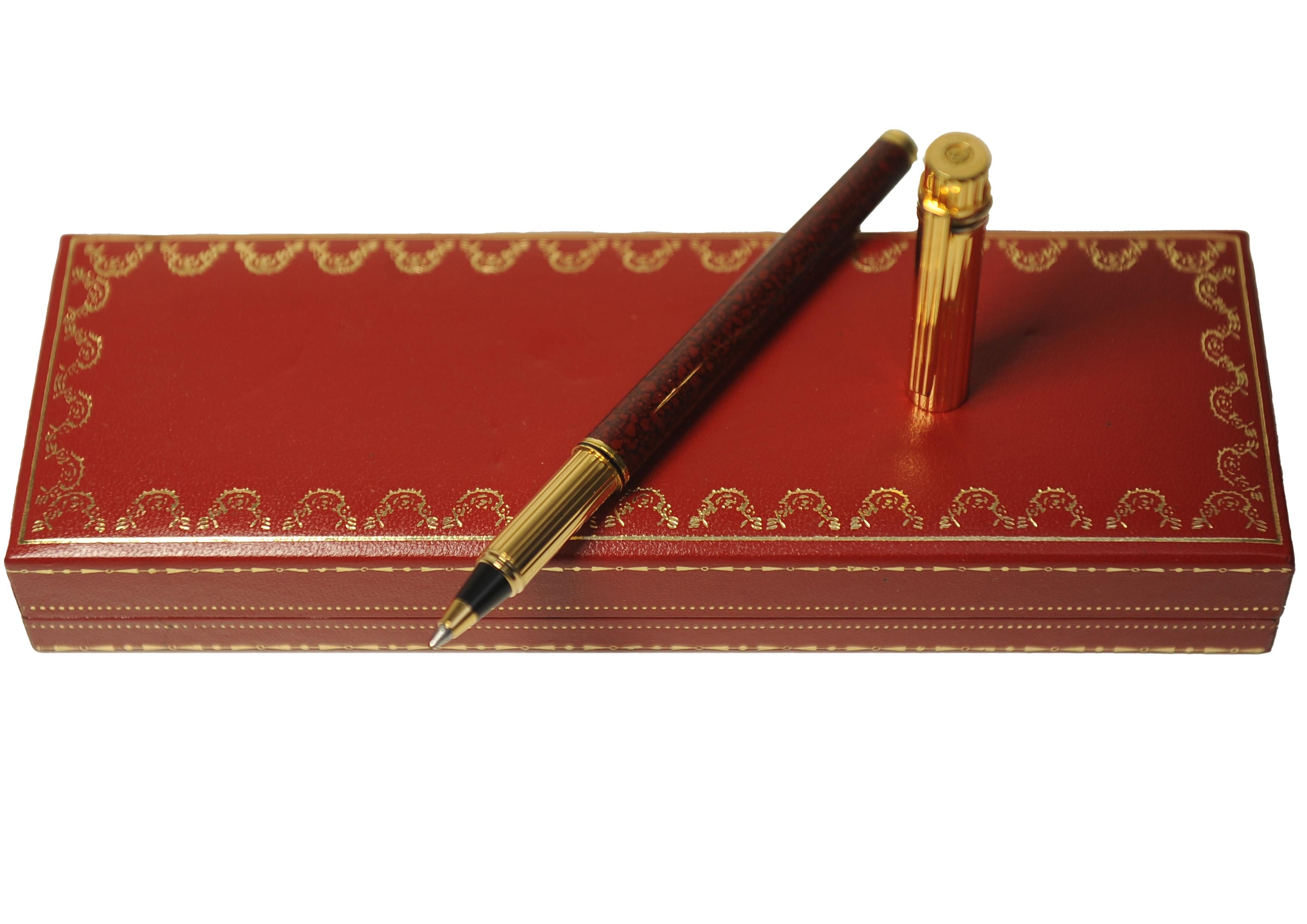 Cartier 18 Karat Gold Nib Burgunderfarbener Lack Trinity Rollerball Schreibstift Trinity im Angebot 12