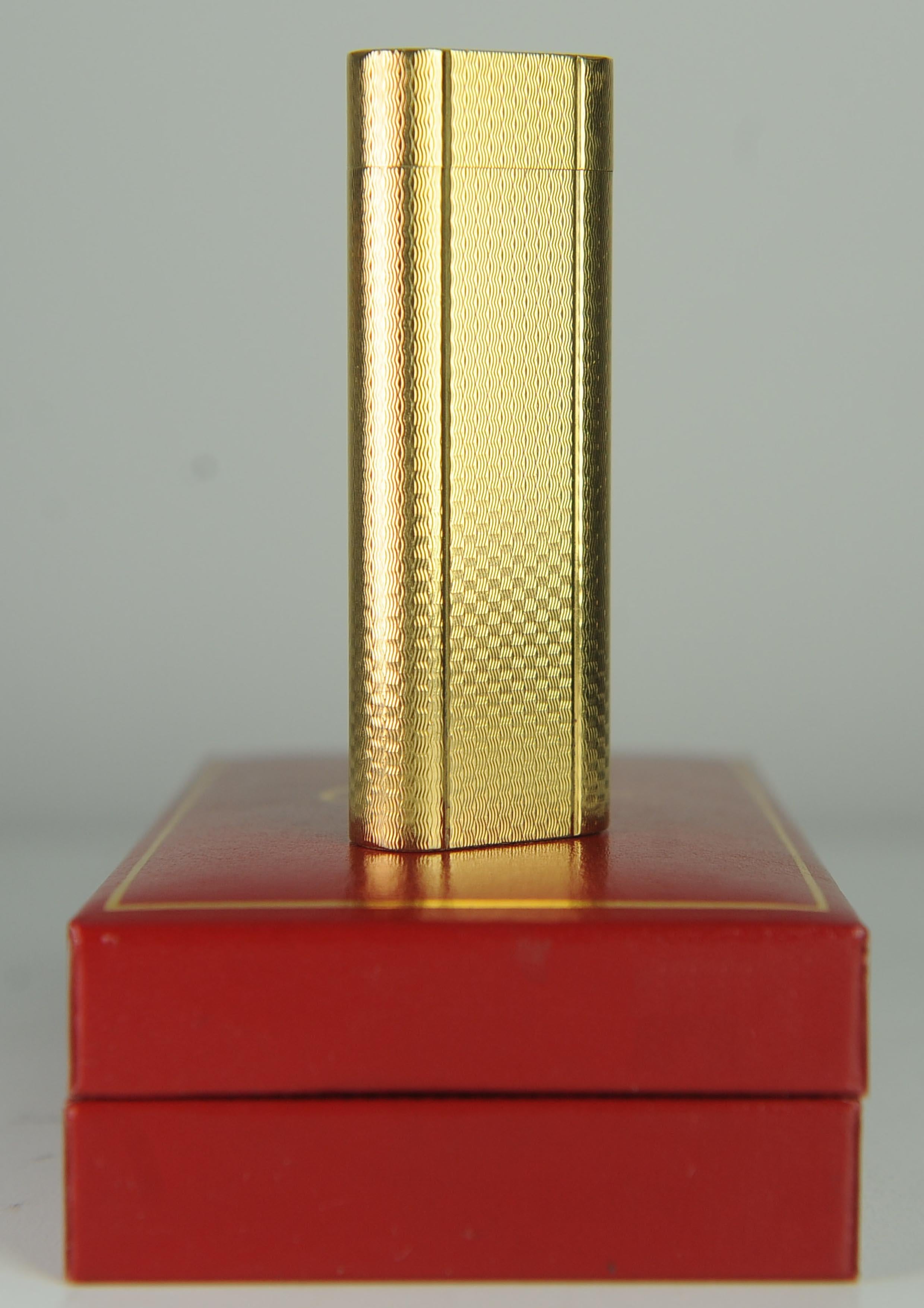 Accendino Briquet per sigarette Cartier in oro 18ct con scatola Cartier in vendita 4