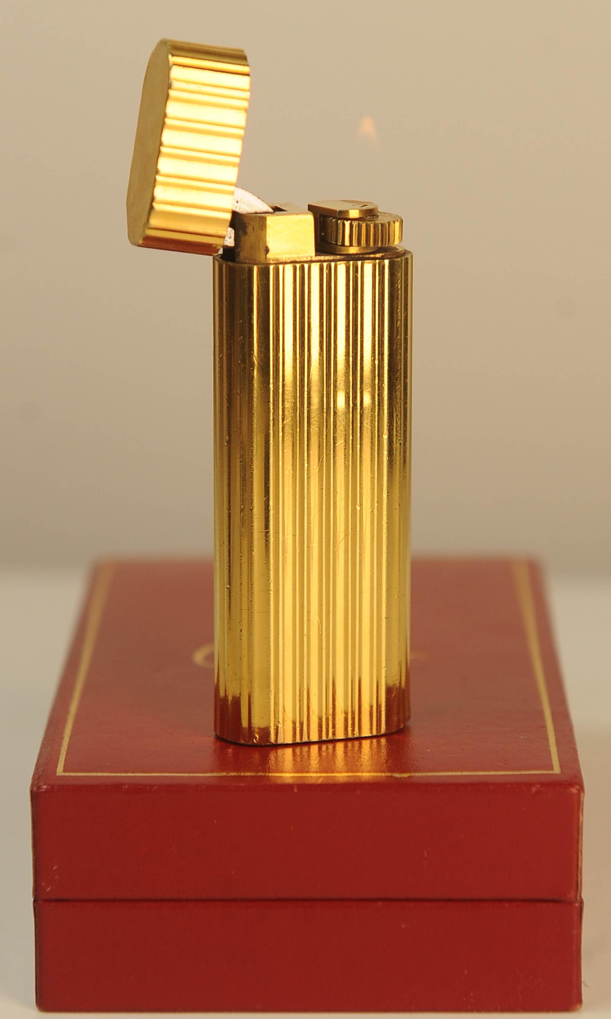 Art Déco Accendino Briquet per sigarette Cartier in oro 18ct con scatola Cartier