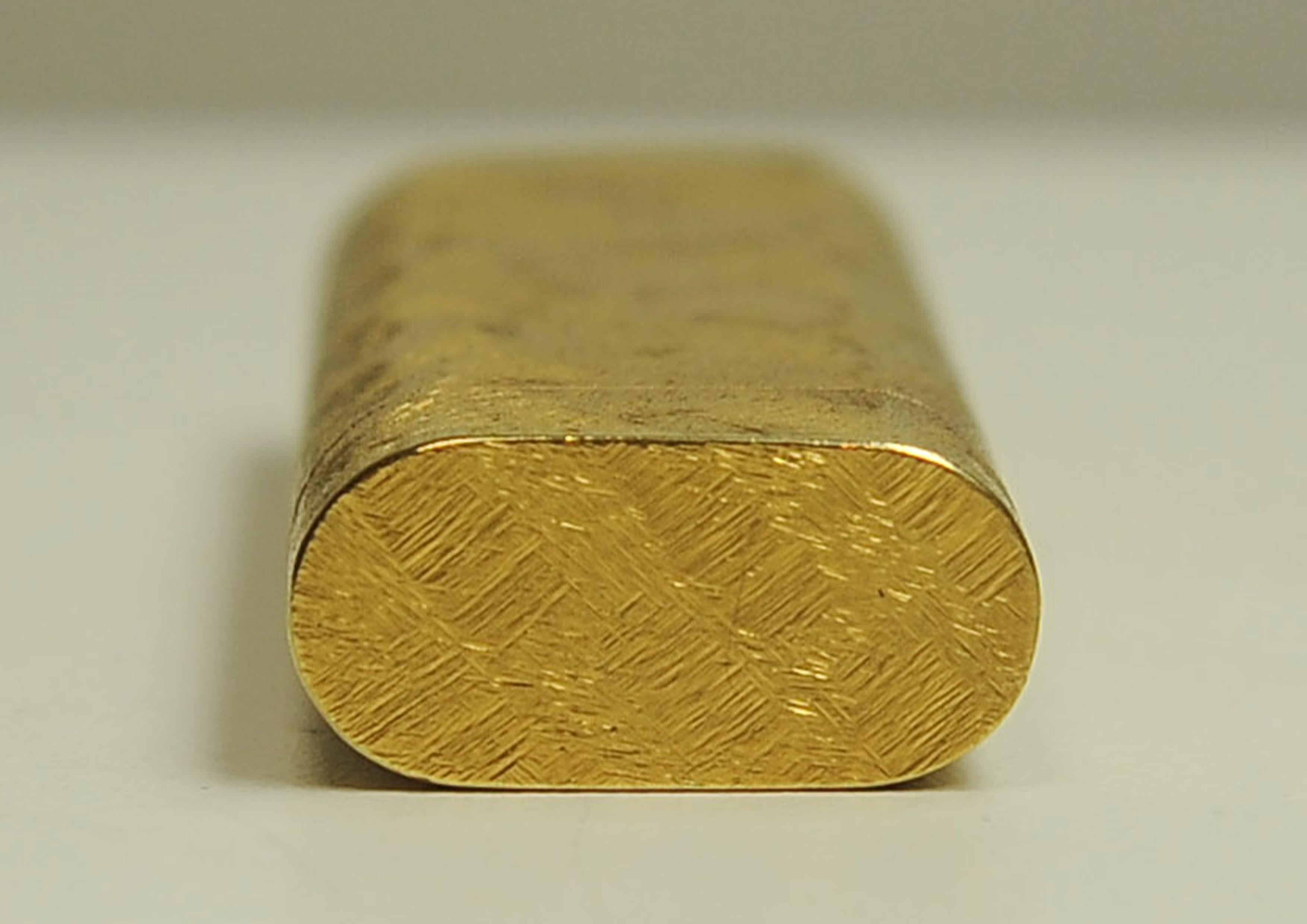 Cartier Rare briquet de cigarettes à motif écorce en plaqué or 18 carats dans une boîte Cartier en vente 5