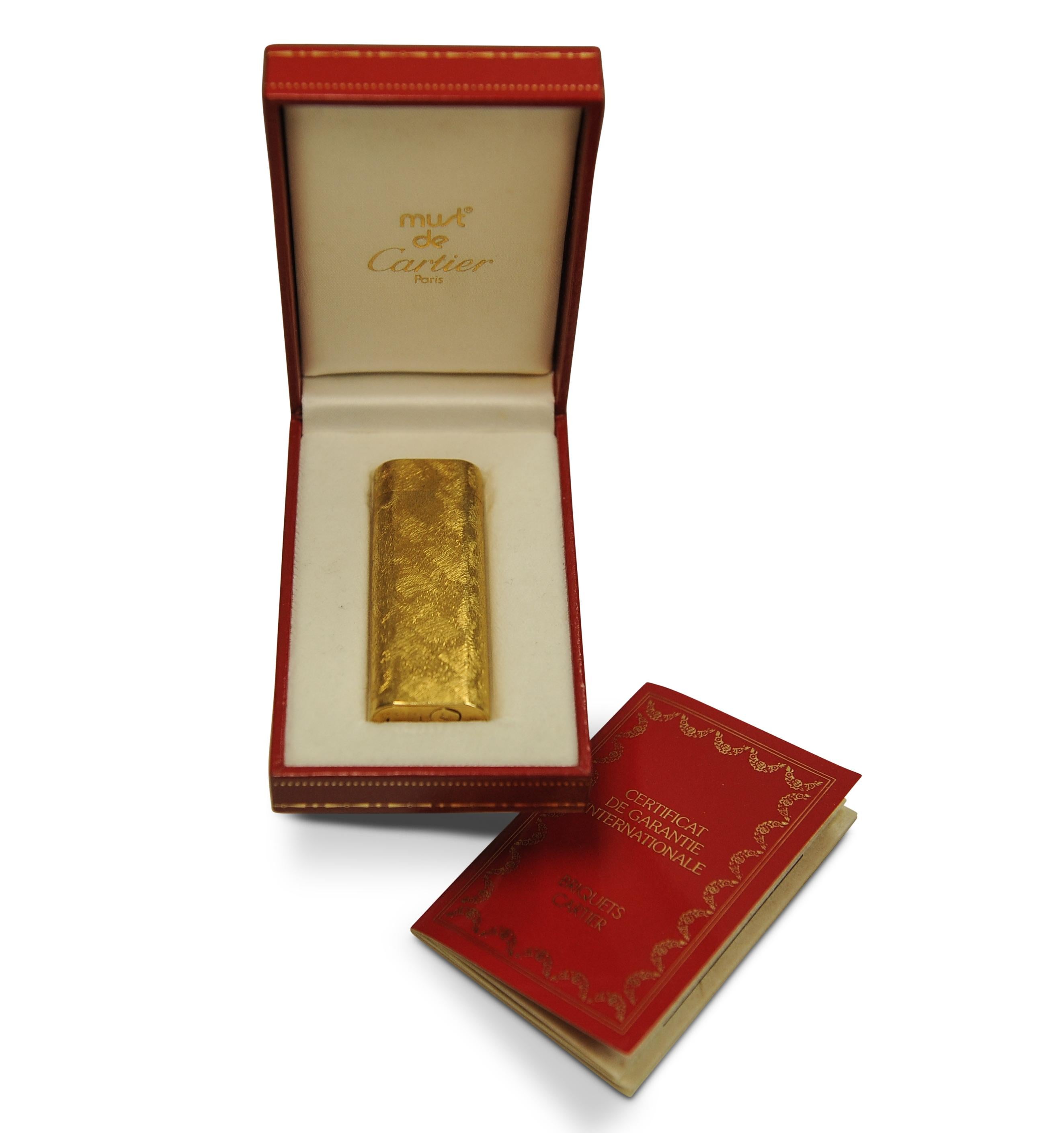 Elegant et stylé Rare Cartier Briquet Bark Design/One Gas Plated Cigarette Lighter Cased With Original Box Cased With Original Box  N° 7406489

Making Works est un cadeau idéal pour lui ou elle.
