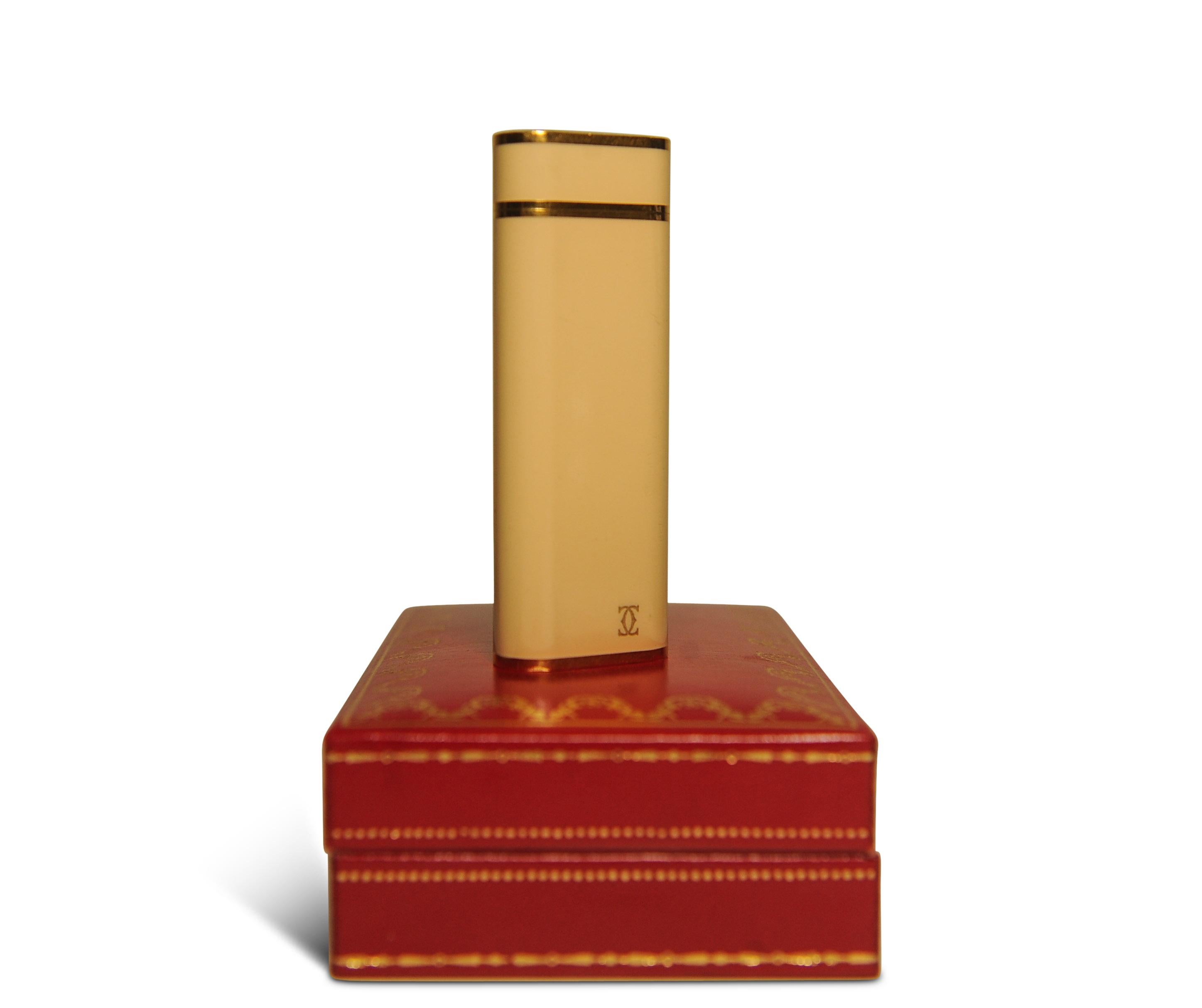 Accendisigari Cartier placcato oro 18 ct. con smalto nudo e scatola Cartier, revisionato In condizioni buone in vendita a Reading, Berkshire