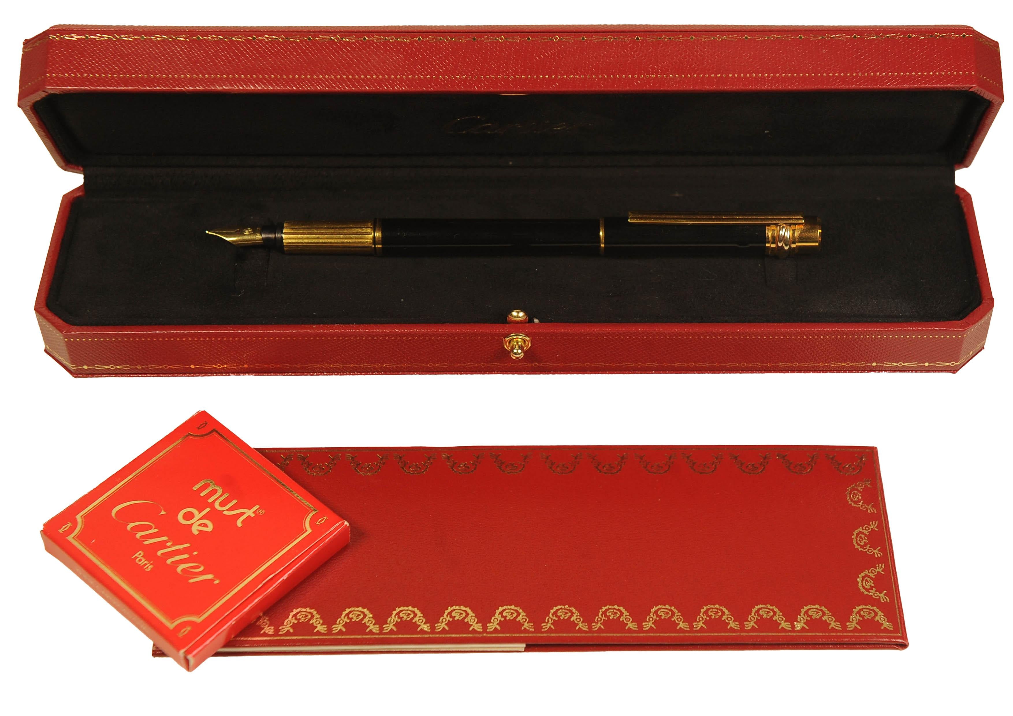 Cartier 18ct Gold Plated Trinity Fountain Pen With Black Body & Cartier Box In Good Condition For Sale In Reading, Berkshire