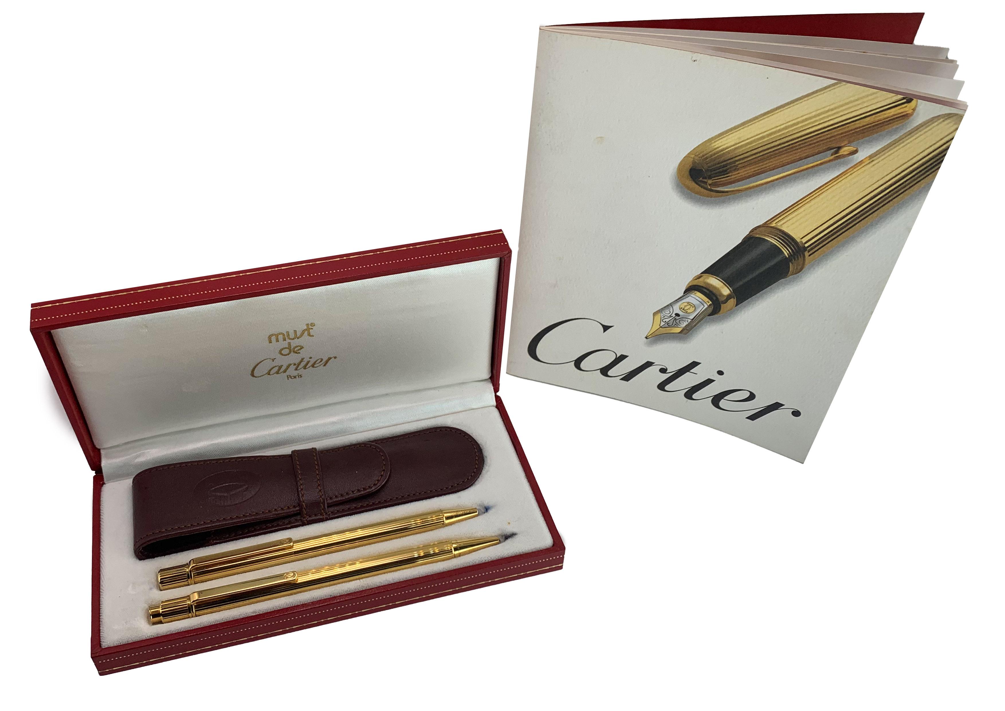 Cartier 18ct Gold Ribbed Ballpoint Pen And Propelling Pencil Gift Set For Sale