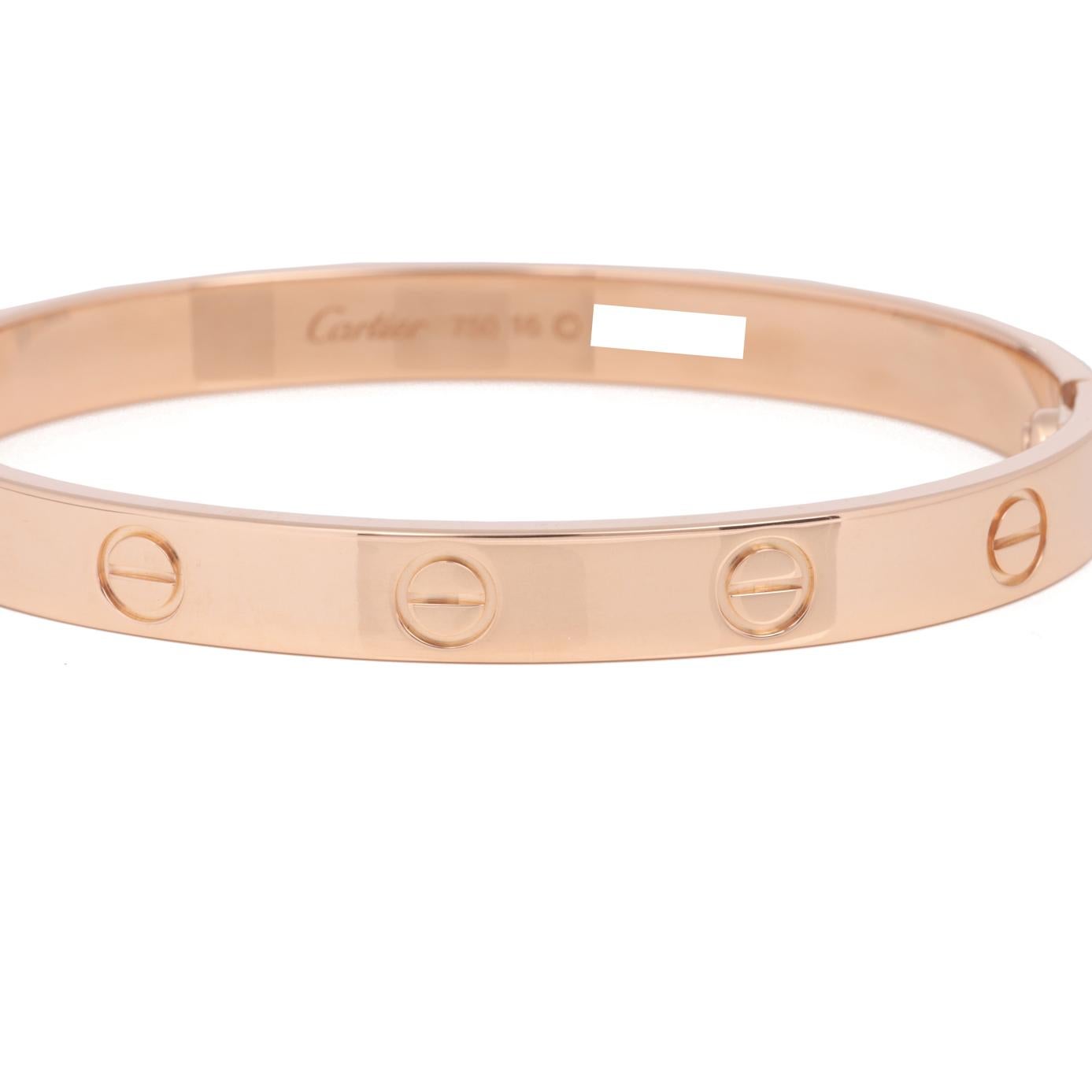 Cartier Love-Armreif aus 18 Karat Roségold

Details zum Produkt
Xupes Ref: J1141
Marke: Cartier
Modell: Love Armreif
Art: Armband
Seriennummer: R*****
UVP: £7.050
Begleitet von: Cartier Etui, Service Papiere, Schraubenzieher
MATERIAL(e): 18ct Rose