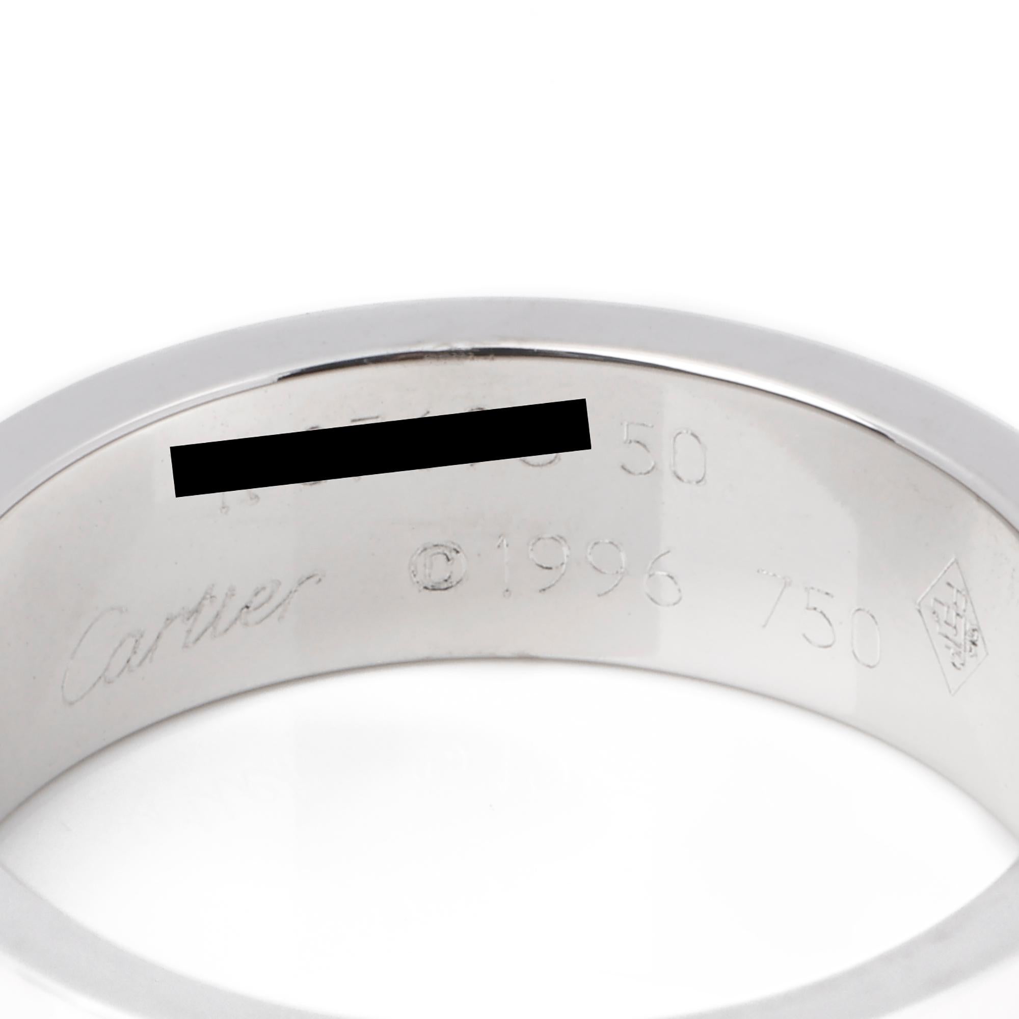 Anello Love Band Cartier in oro bianco 18 ct

Dettagli del prodotto
Xupes Ref: J525
Marchio: Cartier
Model No: Anello Love Band
Tipo: Anello
Numero di serie: K*****
Età: 2006
PREZZO DI VENDITA: € 1,990
Accompagnato da: Certificato di