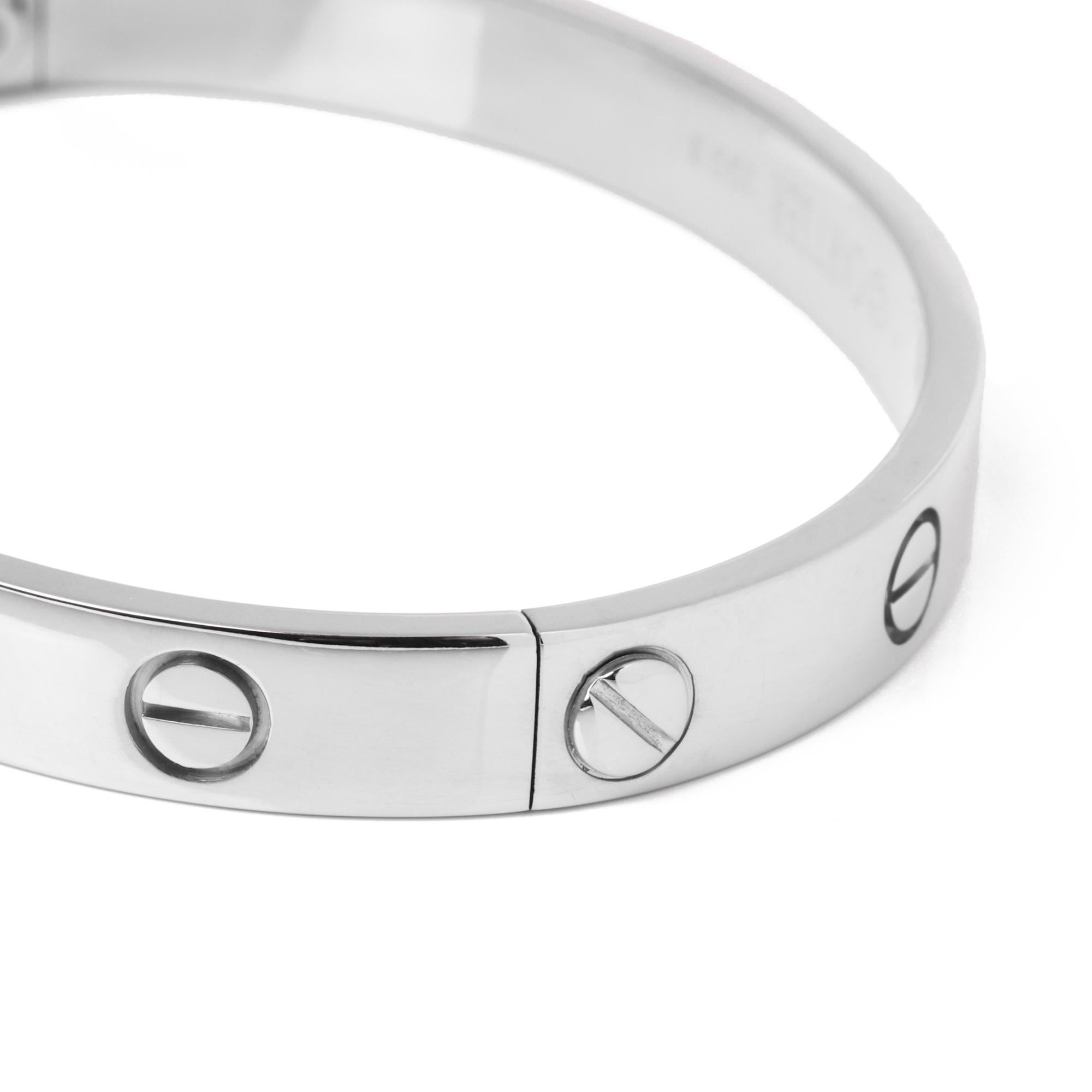 Contemporain Cartier 18ct White Gold Love Bangle 16CM en vente