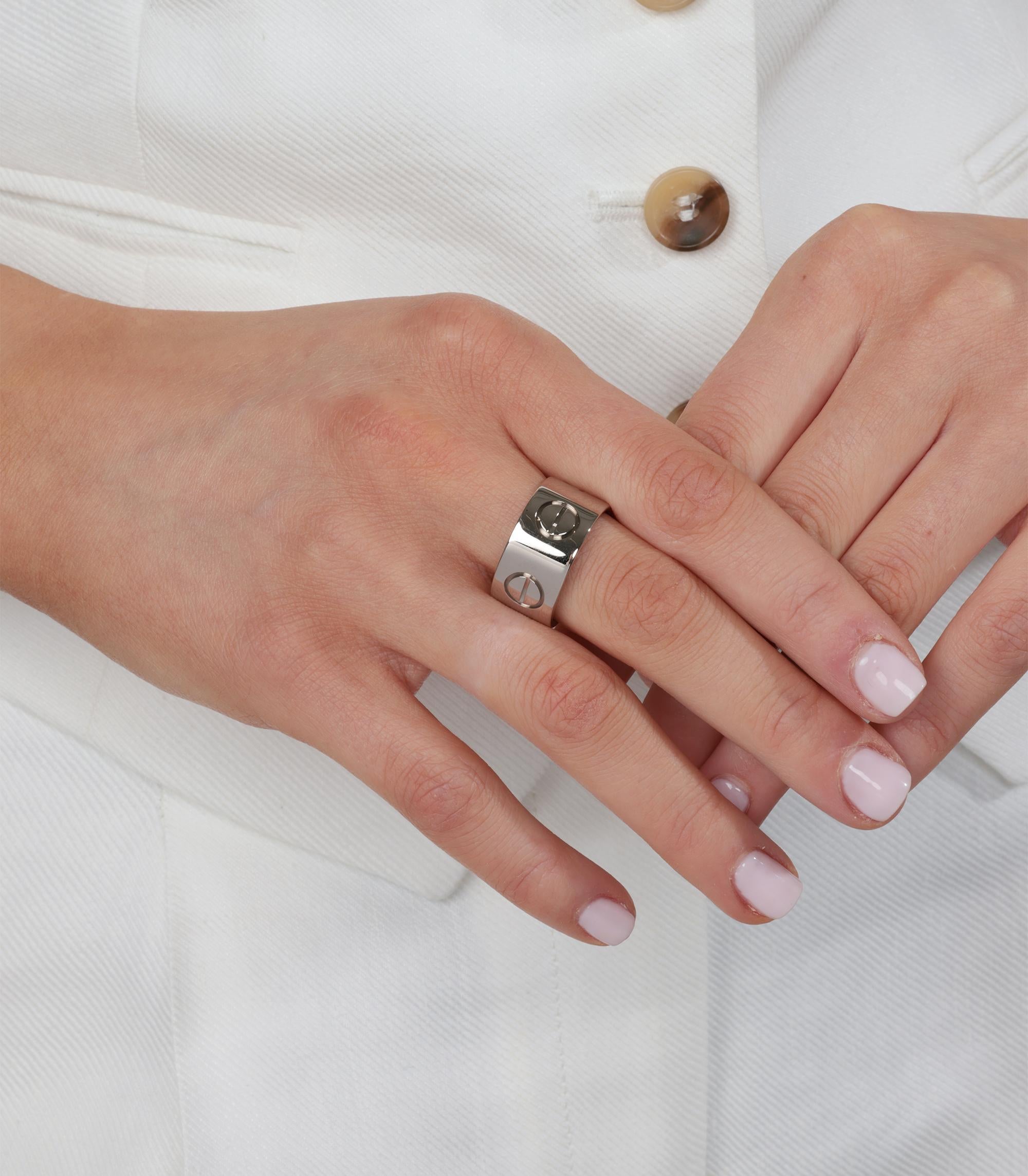 Cartier 18ct White Gold Love LM Ring

Product Details
Xupes Ref: J1350
Brand: Cartier
Model: Love LM Ring
Type: Ring
Serial Number: N*****
Age: 2021
RRP: £3,900
Accompanied By: Copy of Receipt
Material(s): 18ct White Gold
UK Ring Size: S 1/2
EU Ring