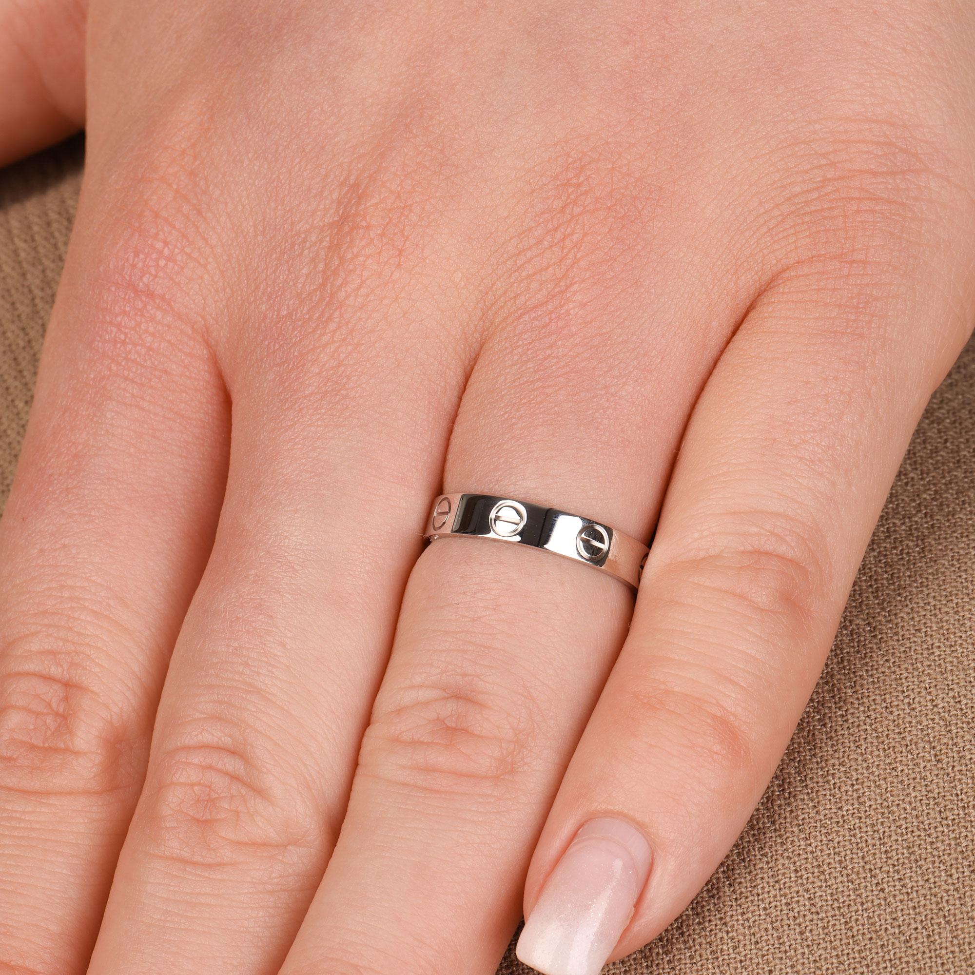 Anello nuziale Love di Cartier in oro bianco 18 ct. in vendita 1