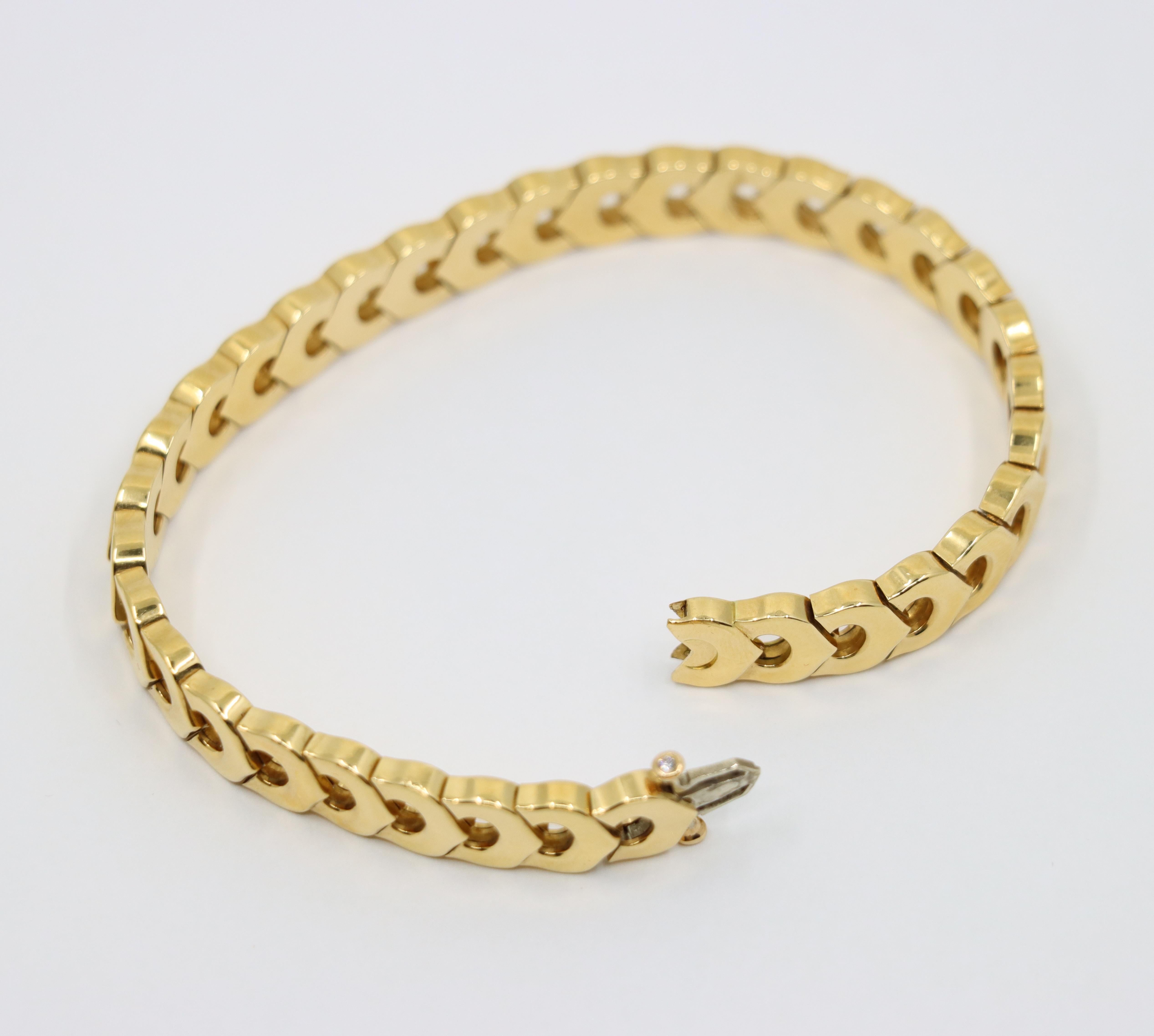 Cartier Bracelet à maillons C De Cartier en or 18 carats en vente 9