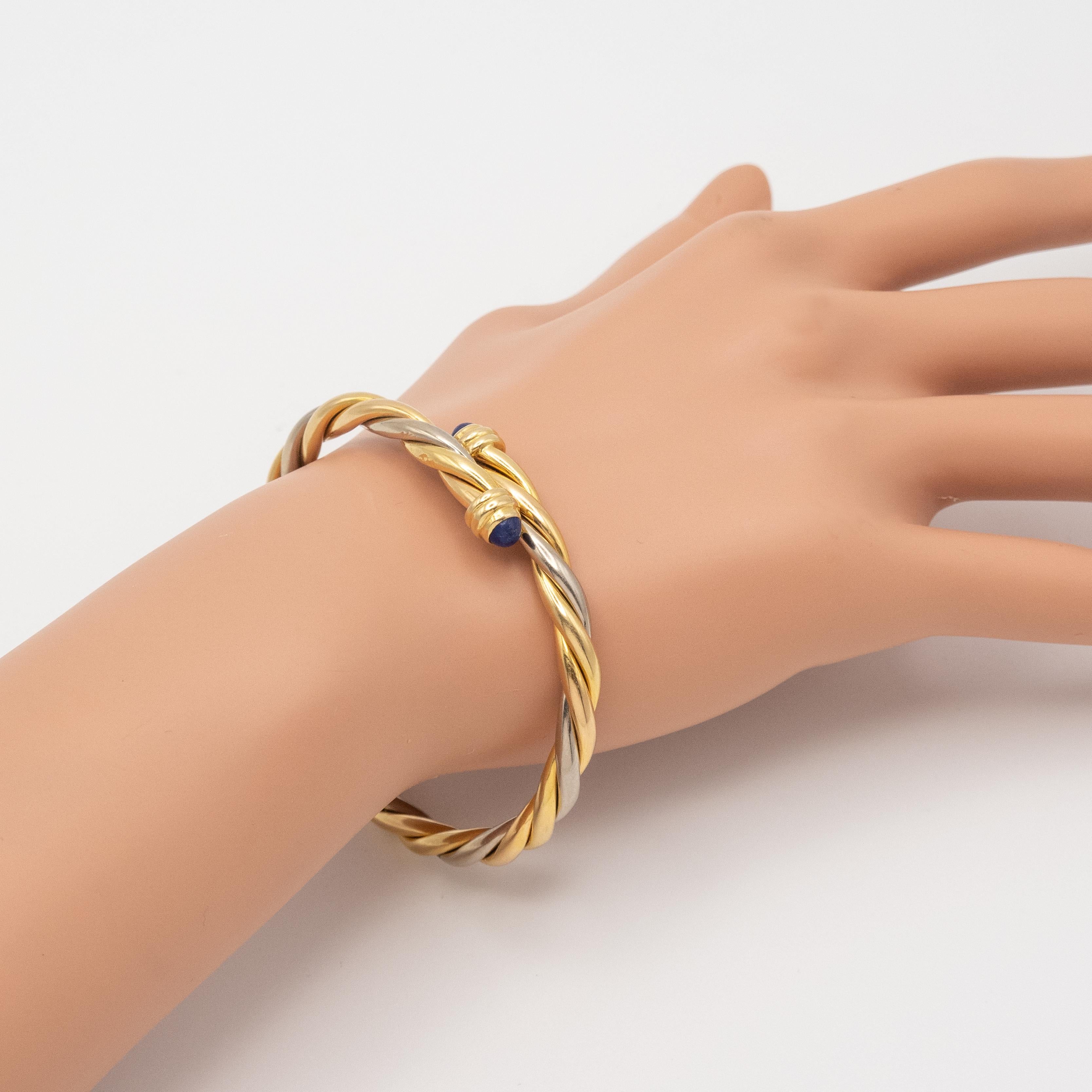 Taille cabochon Bracelet Torque en or 18K avec cabochon de Lapis Lazuli de Cartier en vente