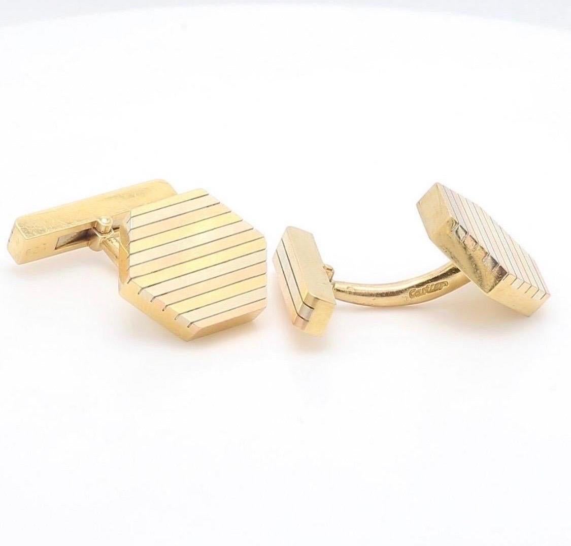 Elegant pair of Cartier gentleman cufflinks.
This pair of cufflinks explfies Cartier of the 1980's, classy and refined elegance at its best.
viewings available in our NYC wholesale office by appointment.,