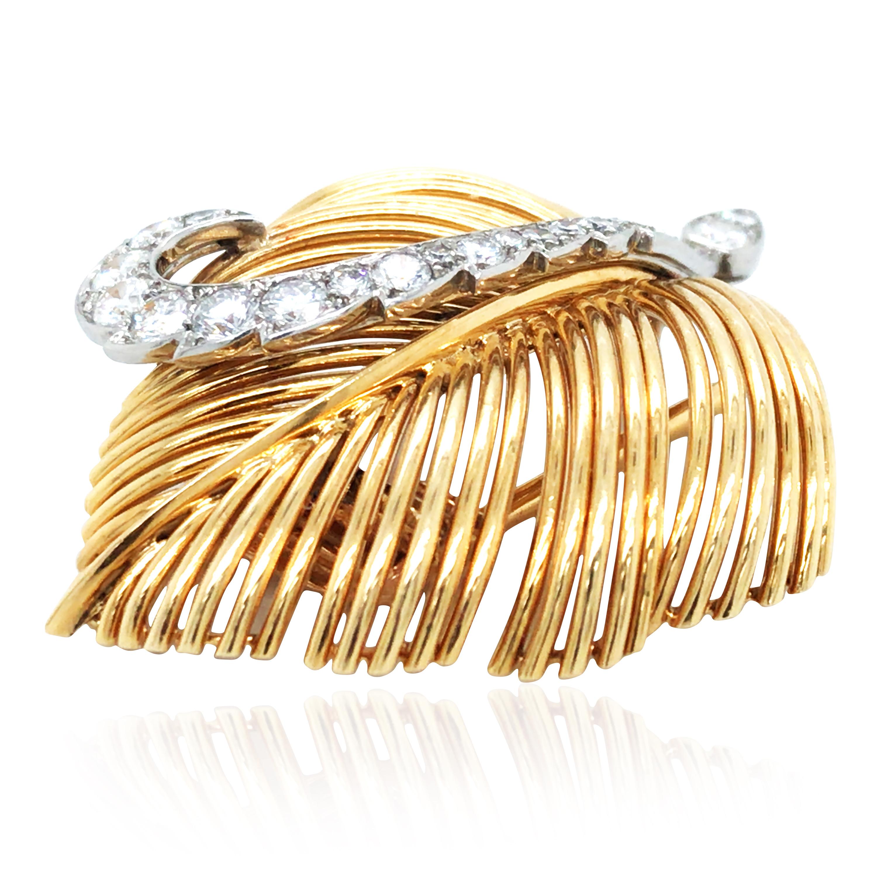 Round Cut Cartier, 18K Gold Diamond Brooch For Sale