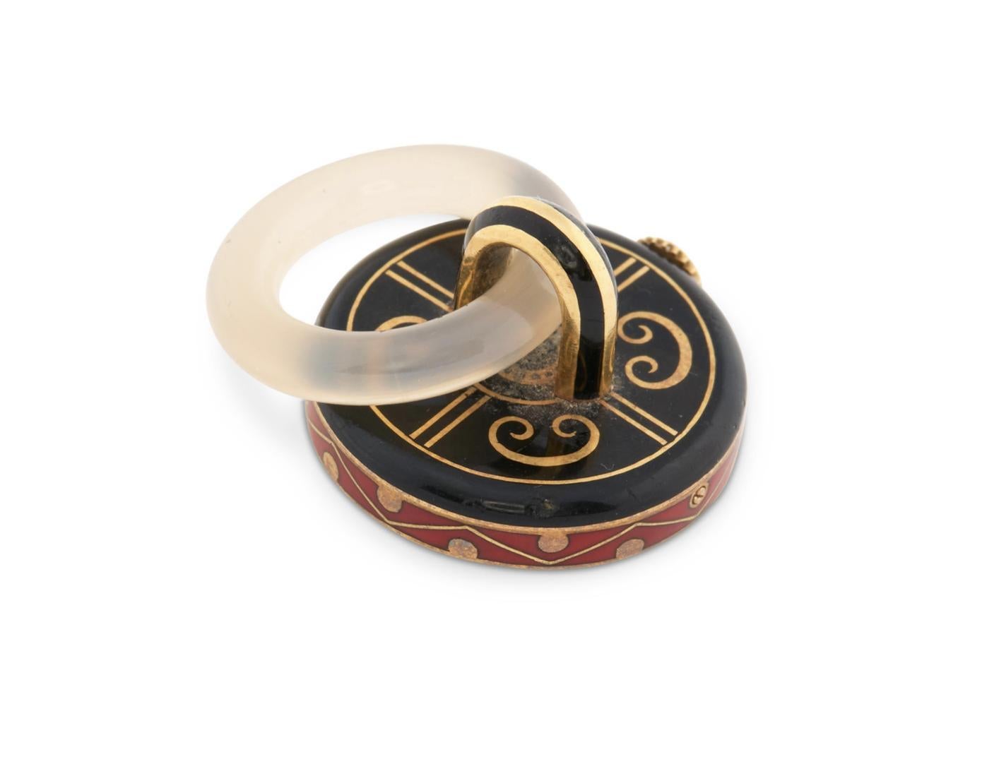 Taglio rotondo Cartier 18k Gold, Enamel, and Chalcedony Pendant Watch in vendita