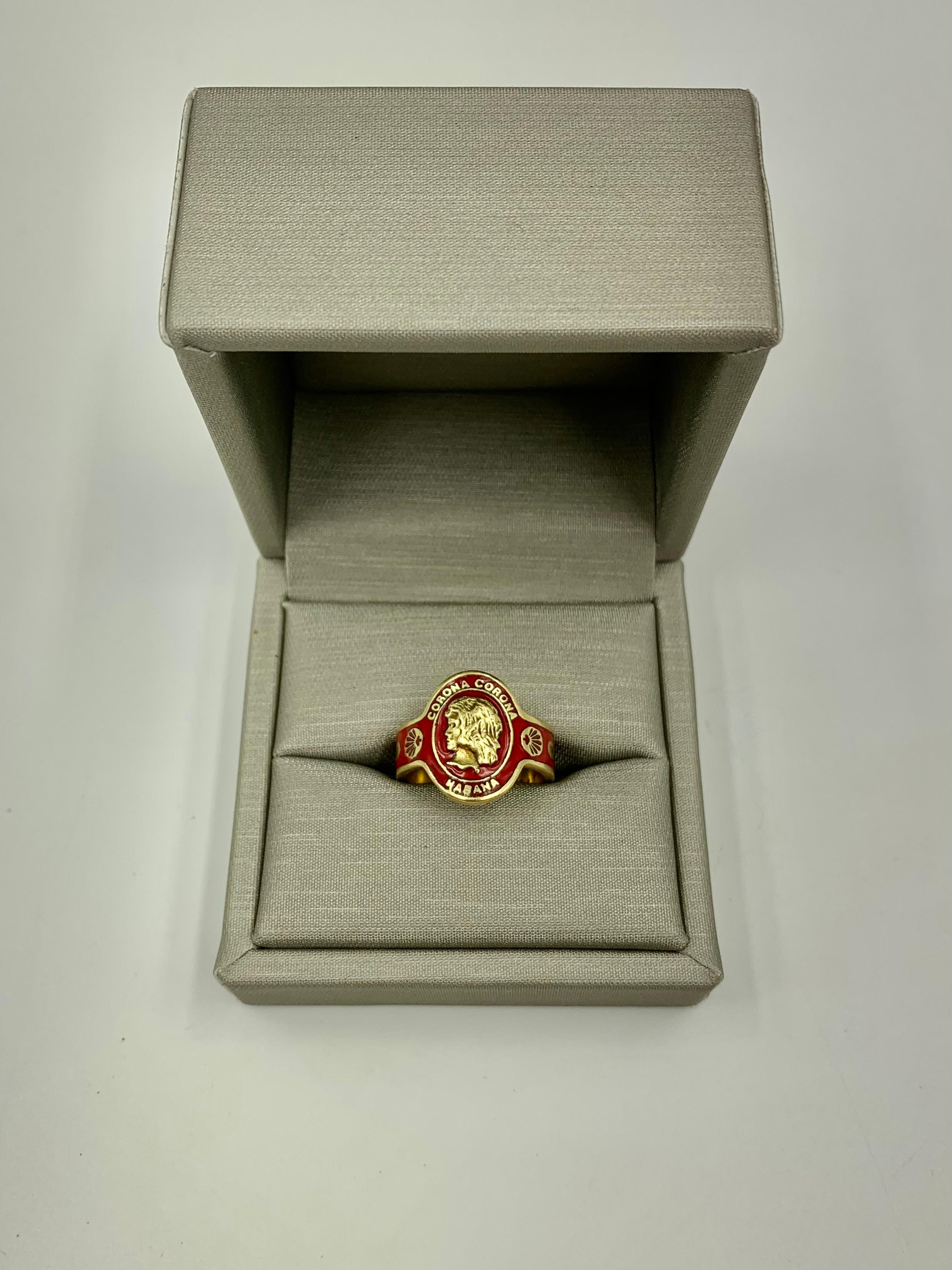 Classic, collectible Cartier red enamel 18K gold Corona Corona Habana cigar band ring.
Size 7US
Great condition
Marks: Cartier 18K, numbered on band
Circa 1970

