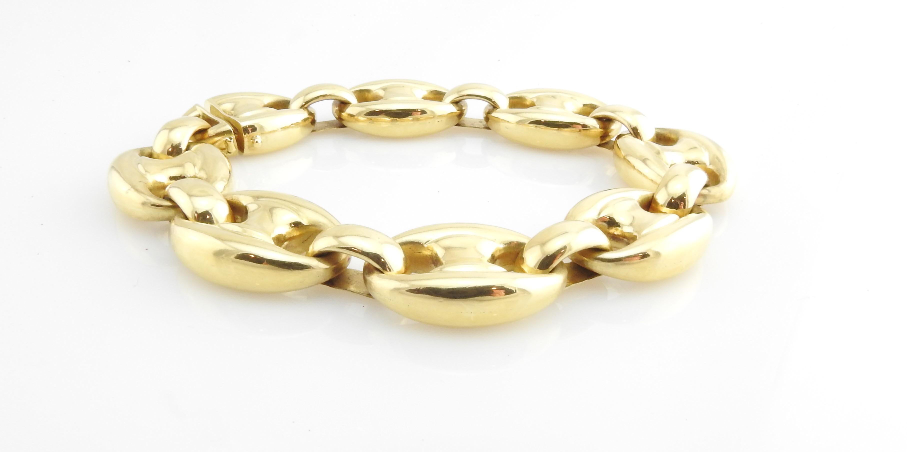 Vintage Cartier 18K Yellow Gold Heavy Anchor Link Bracelet

circa 1970's

This authentic Cartier bracelet fits up to an 8