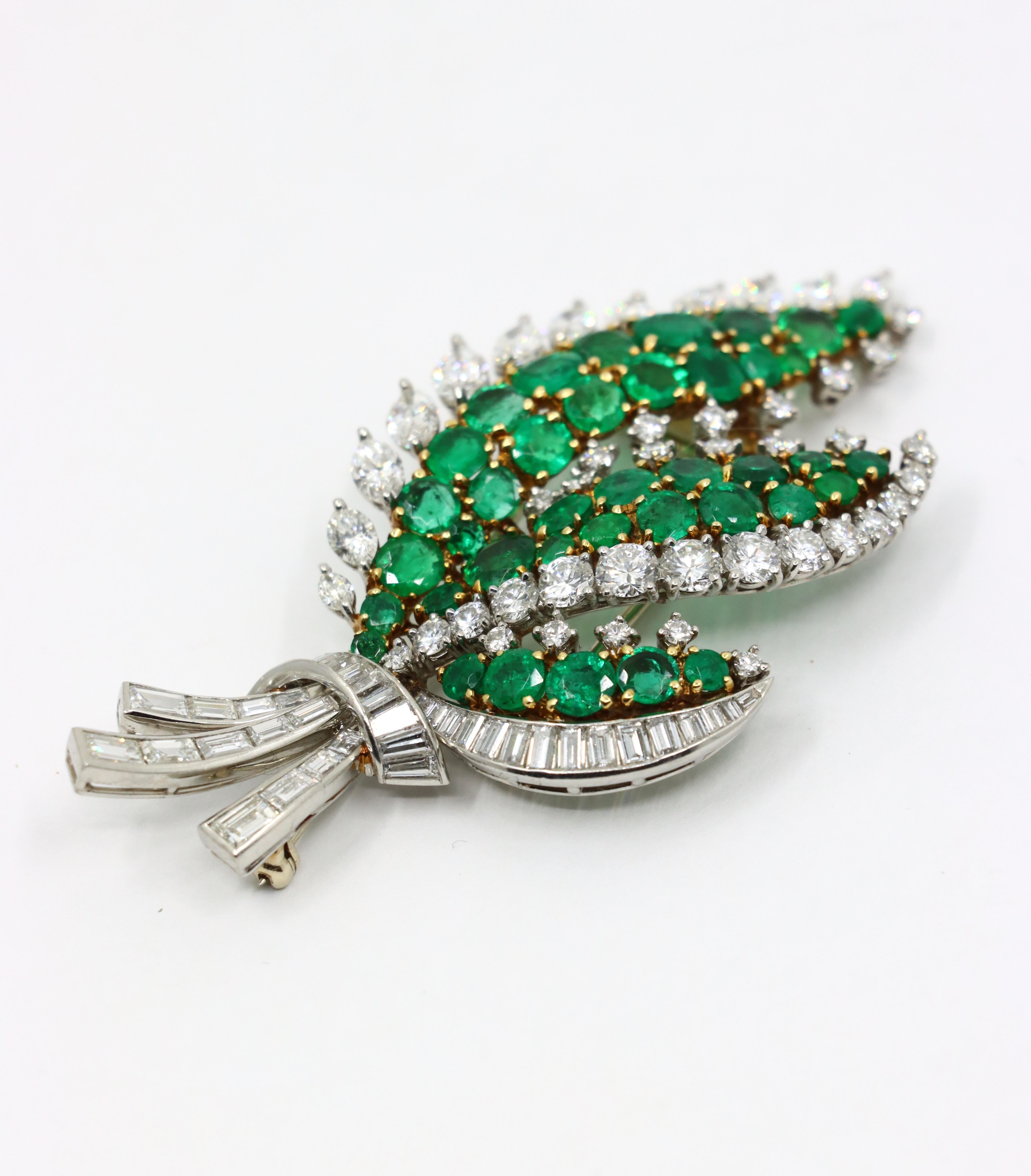 Cartier 18K Gold & Platinum Diamond Emerald Leaf Brooch In Good Condition For Sale In Flushing, NY