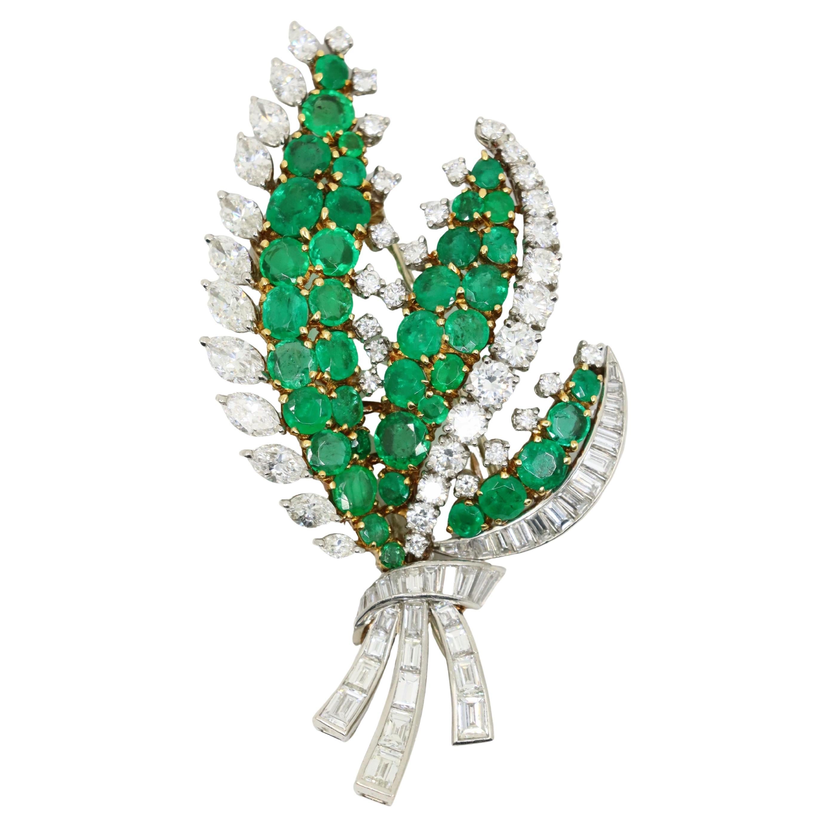 Broche feuille d'émeraude en or 18K et platine diamantée de Cartier