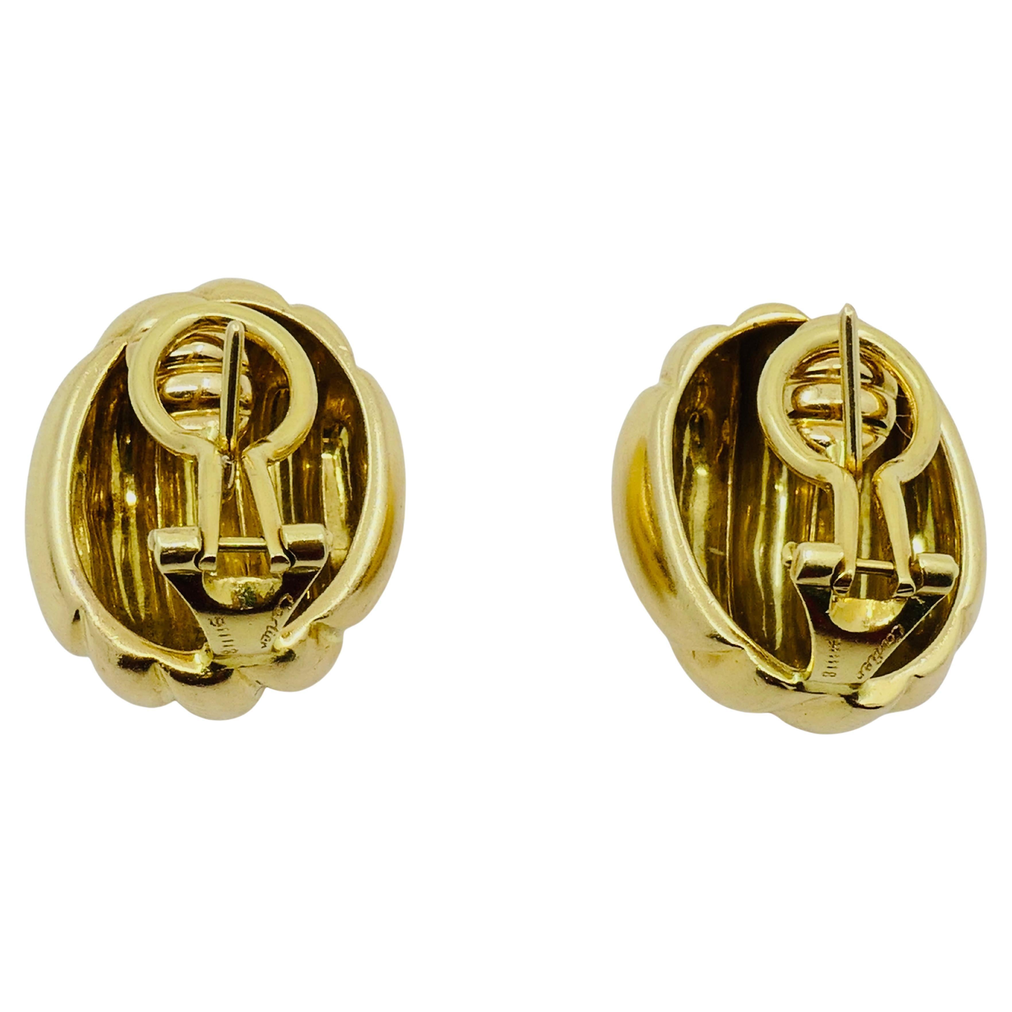 Orecchini Cartier in oro 18k con design a conchiglia in vendita 3