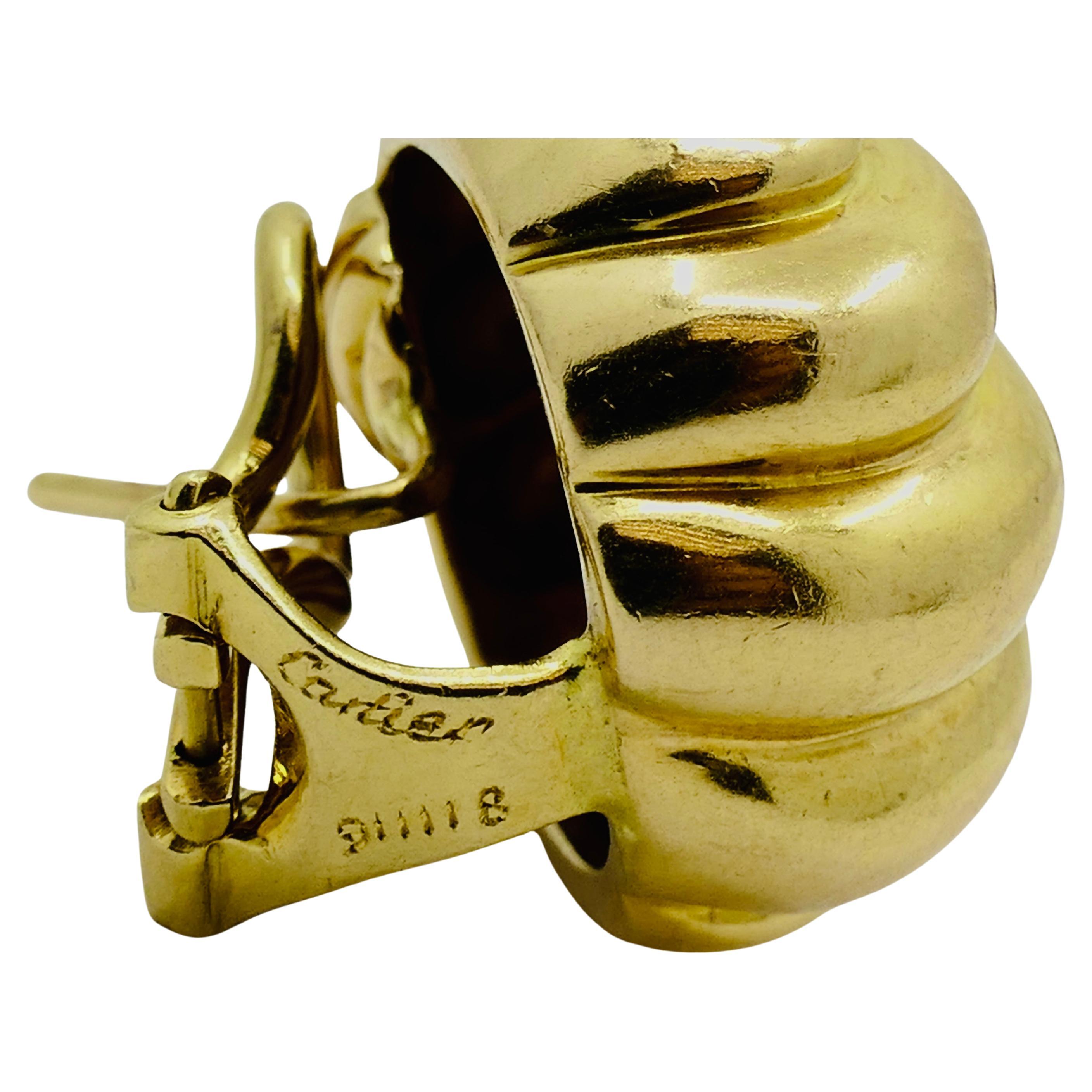 Orecchini Cartier in oro 18k con design a conchiglia in vendita 4