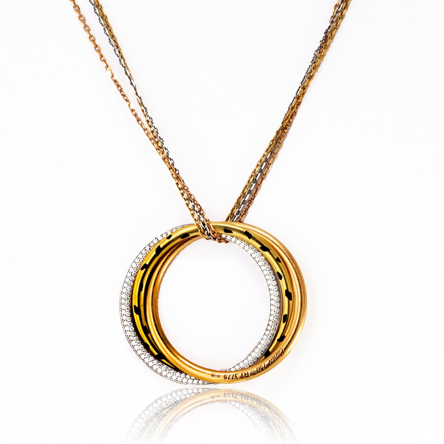 Taille ronde Cartier Collier Trinity 18 carats tricolore avec diamants tachetés en forme de panthère en vente