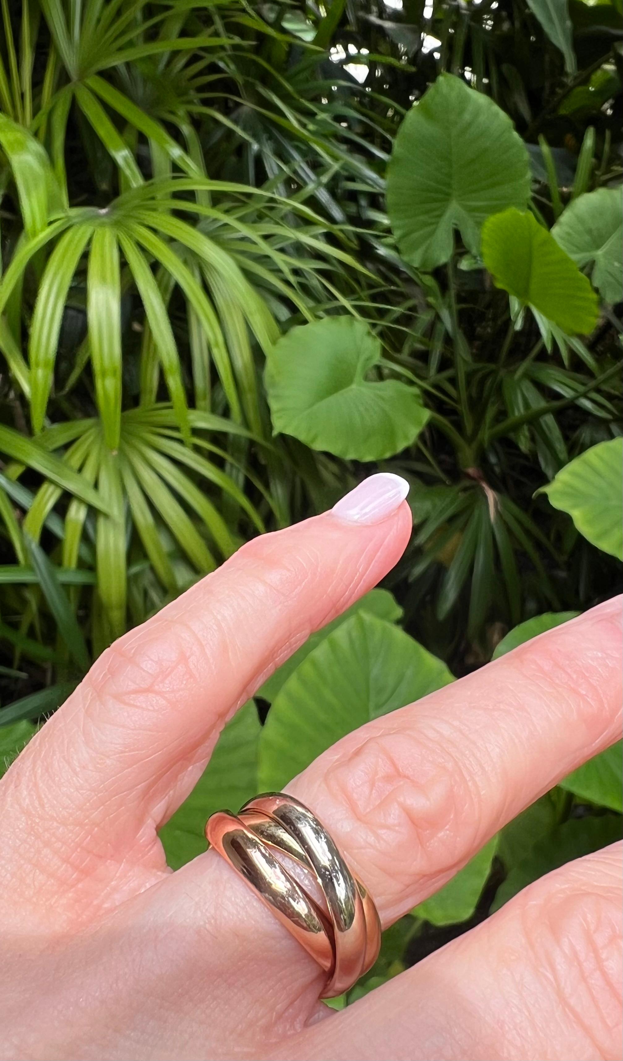 Women's or Men's Cartier 18k Tricolored Gold Trinity Rolling Ring