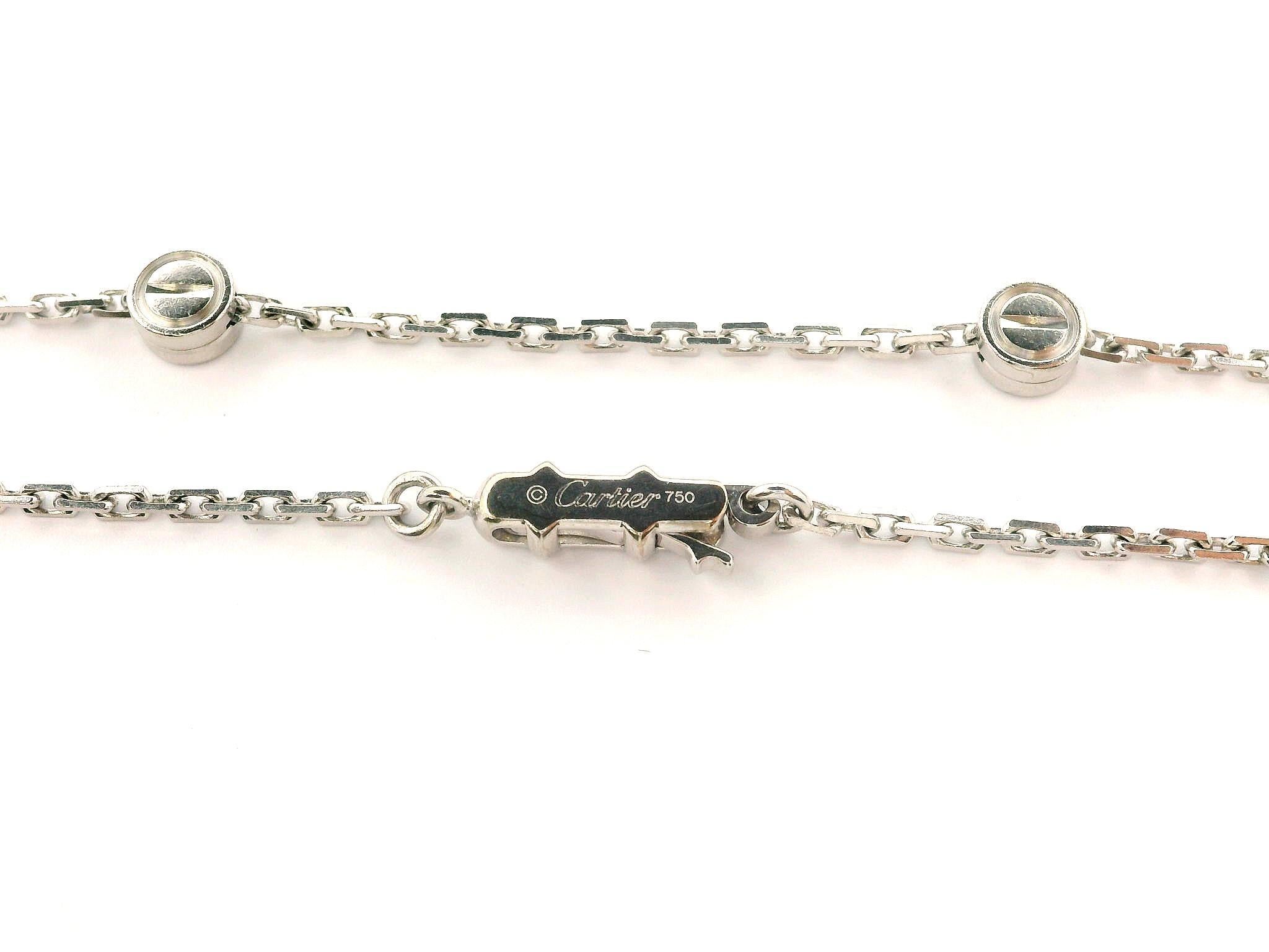 Cartier, collier enveloppant station d'amour en or blanc 18 carats de 46 pouces avec boîte en vente 1