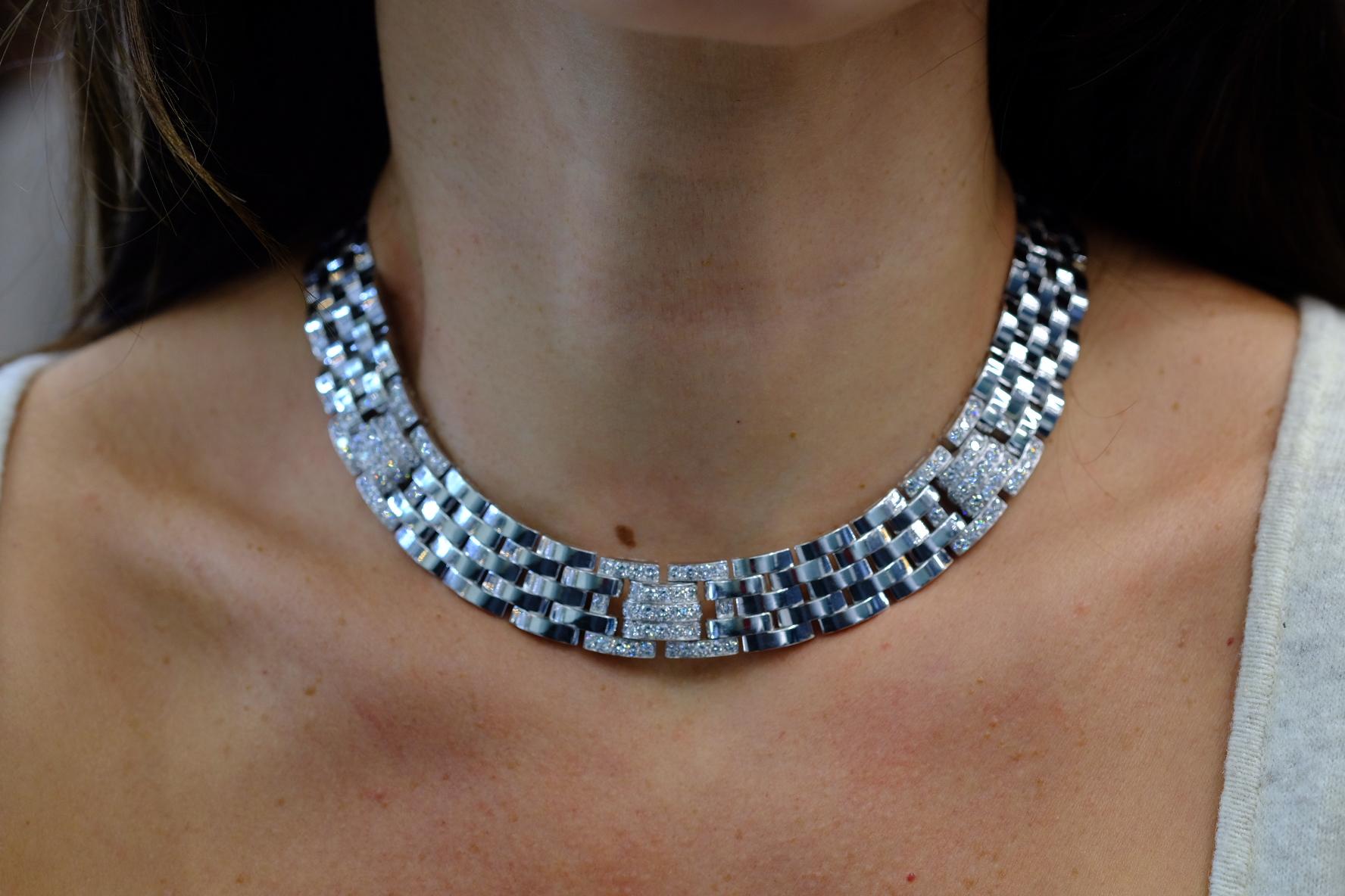 Cartier 18K White Gold and Diamond ‘Maillon Panthère’ Necklace In Excellent Condition For Sale In New York, NY