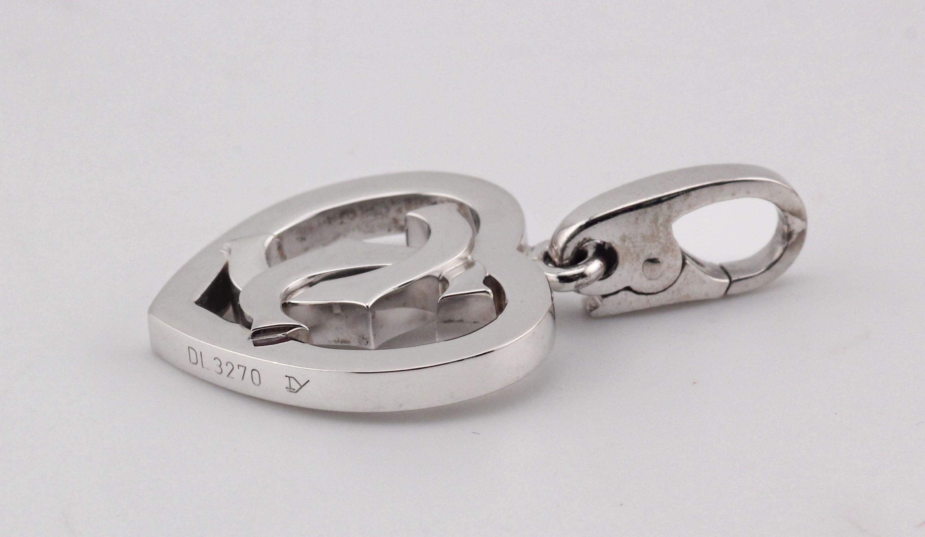 Cartier, breloque cœur C2 en or blanc 18 carats, édition limitée de 300 exemplaires Excellent état - En vente à Simpsonville, SC