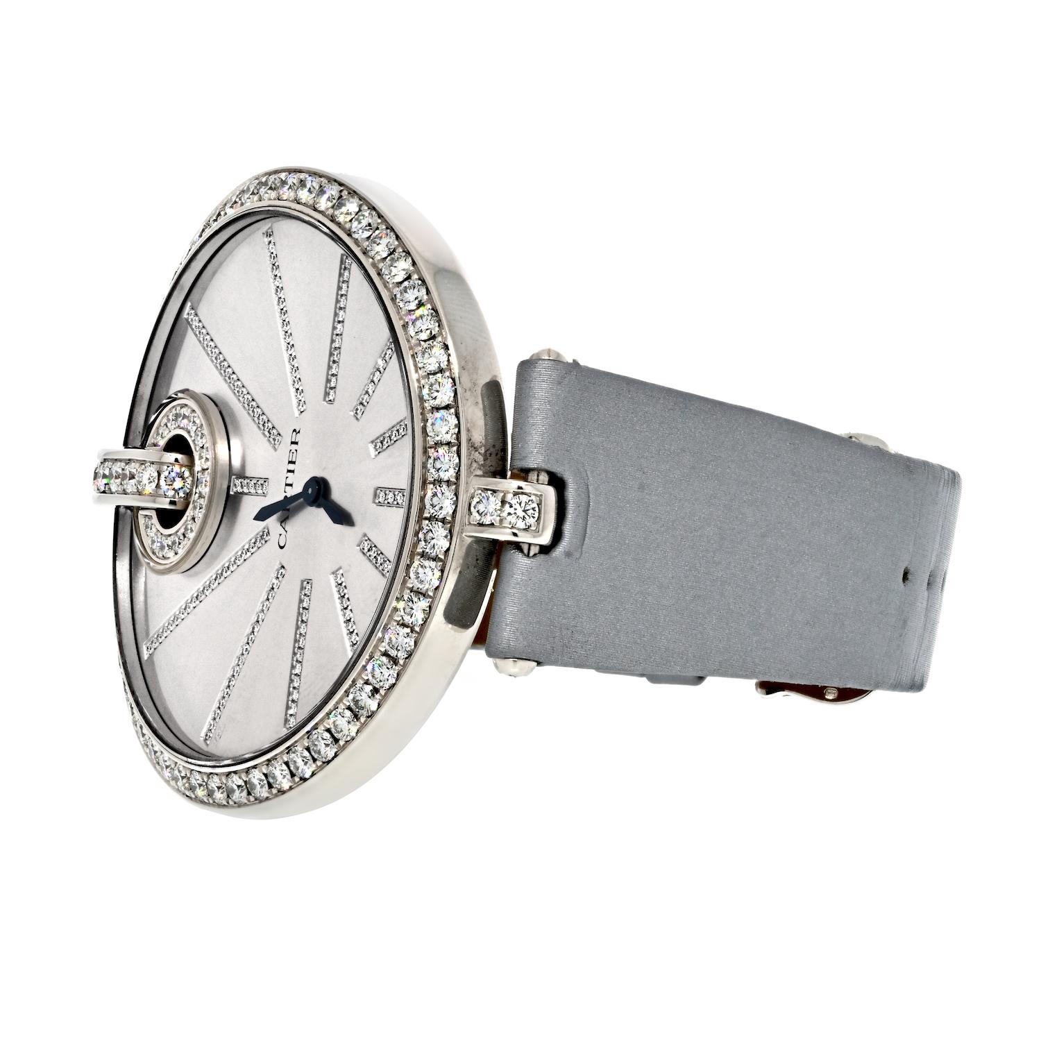 Moderne Montre-bracelet Captive en or blanc 18 carats pour dames avec cadran à diamants