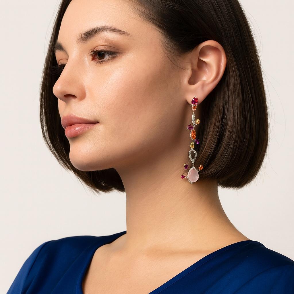 Donna Orecchini a goccia Melo di Cartier in oro bianco 18 carati con diamanti e pietre preziose in vendita