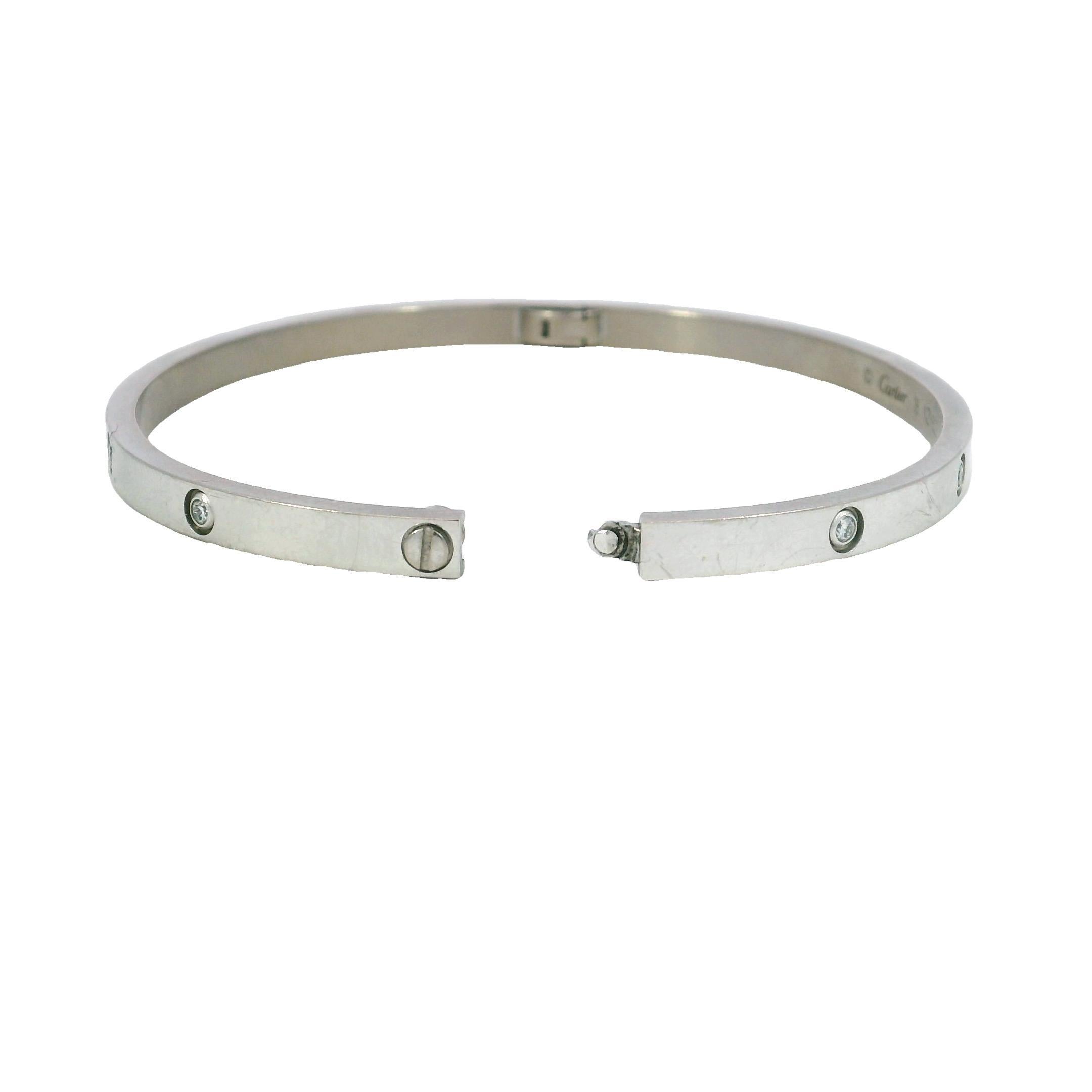 Cartier Bracelet Love en or blanc 18 carats avec 10 diamants, petit modèle en vente 10