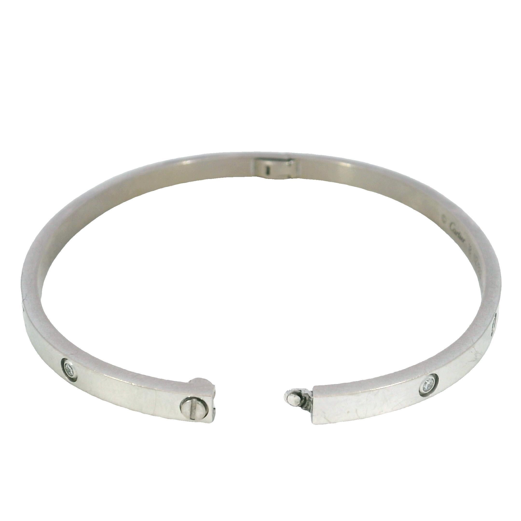 Taille ronde Cartier Bracelet Love en or blanc 18 carats avec 10 diamants, petit modèle en vente