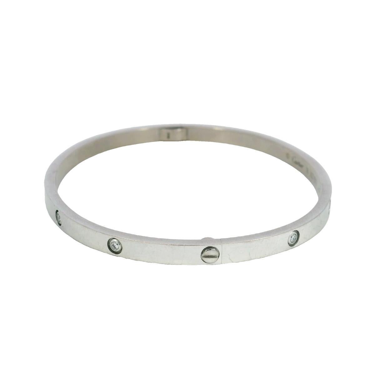 Cartier Bracelet Love en or blanc 18 carats avec 10 diamants, petit modèle Bon état - En vente à Fairfield, CT