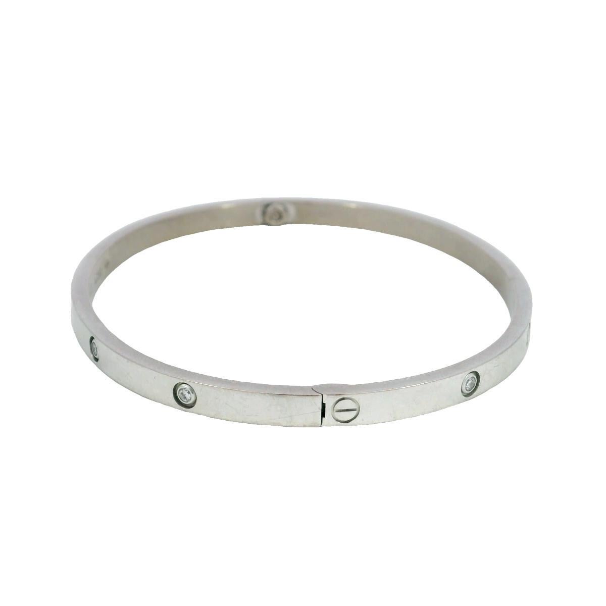 Moderne Cartier Bracelet Love en or blanc 18 carats avec 10 diamants, petit modèle en vente