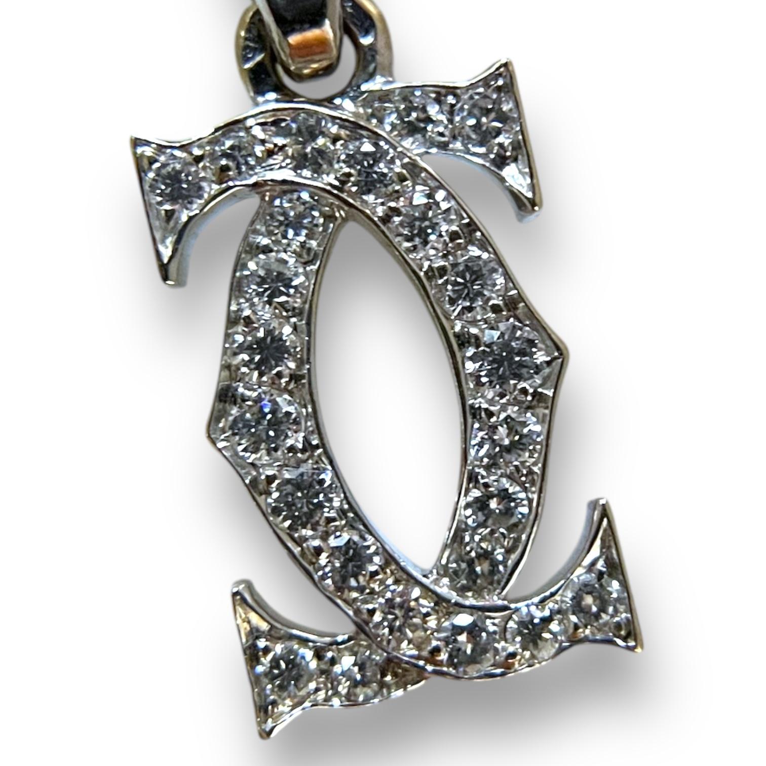 Moderno Ciondolo con diamante a doppia C di Cartier in oro bianco 18 carati in vendita