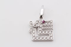 Colgante de oro blanco de 18 quilates con diamantes y rubíes Le Baiser Du Dragon