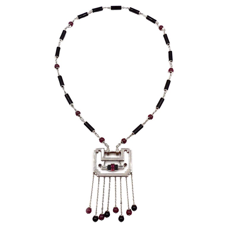 Cartier 18K White Gold Diamond Ruby Onyx 'Le Baiser Du Dragon' Necklace For  Sale at 1stDibs | ruby onyx necklace