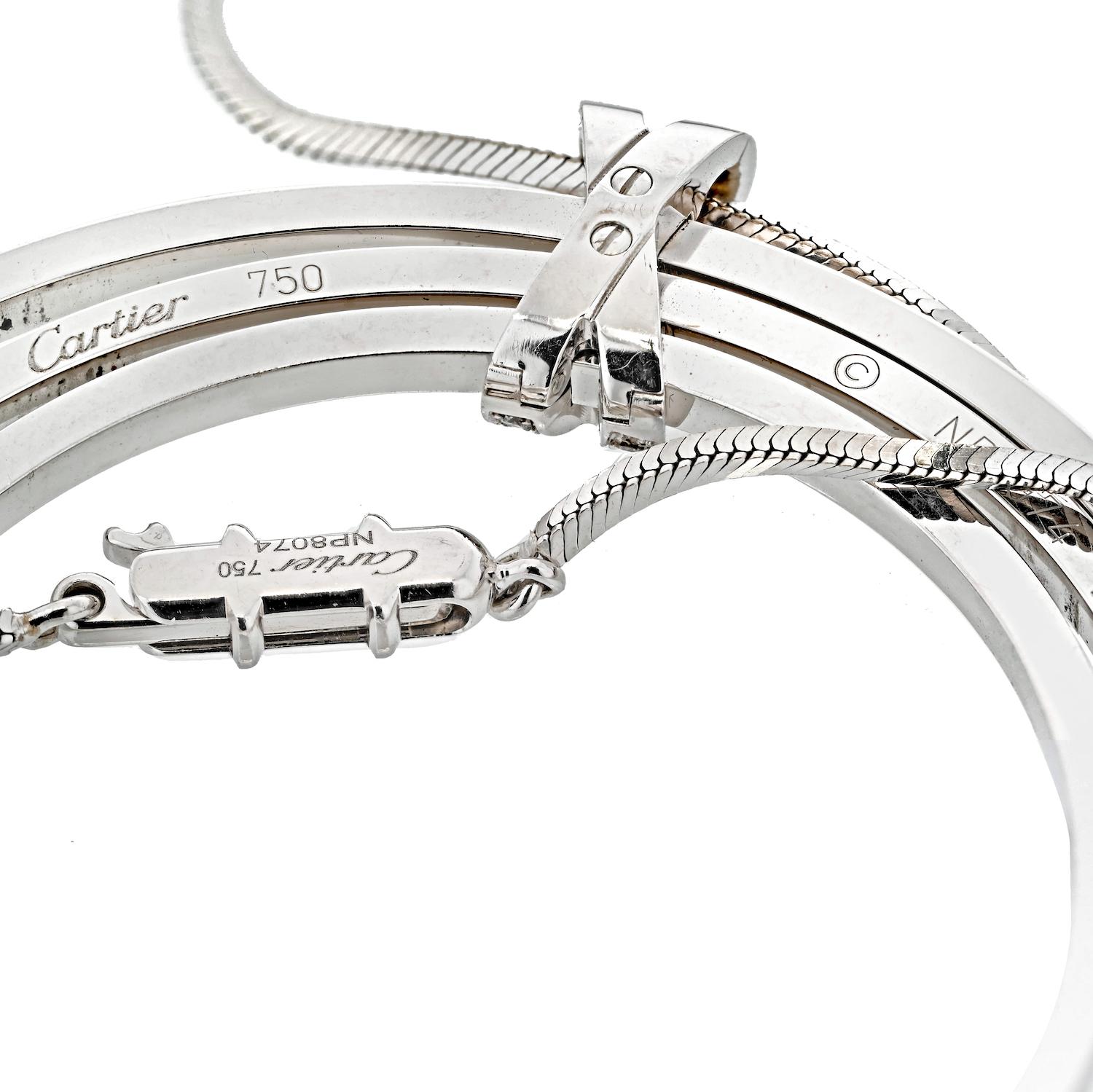 Cartier Collier pendentif à trois niveaux en or blanc 18 carats avec diamants sertis en pavé Pour femmes en vente