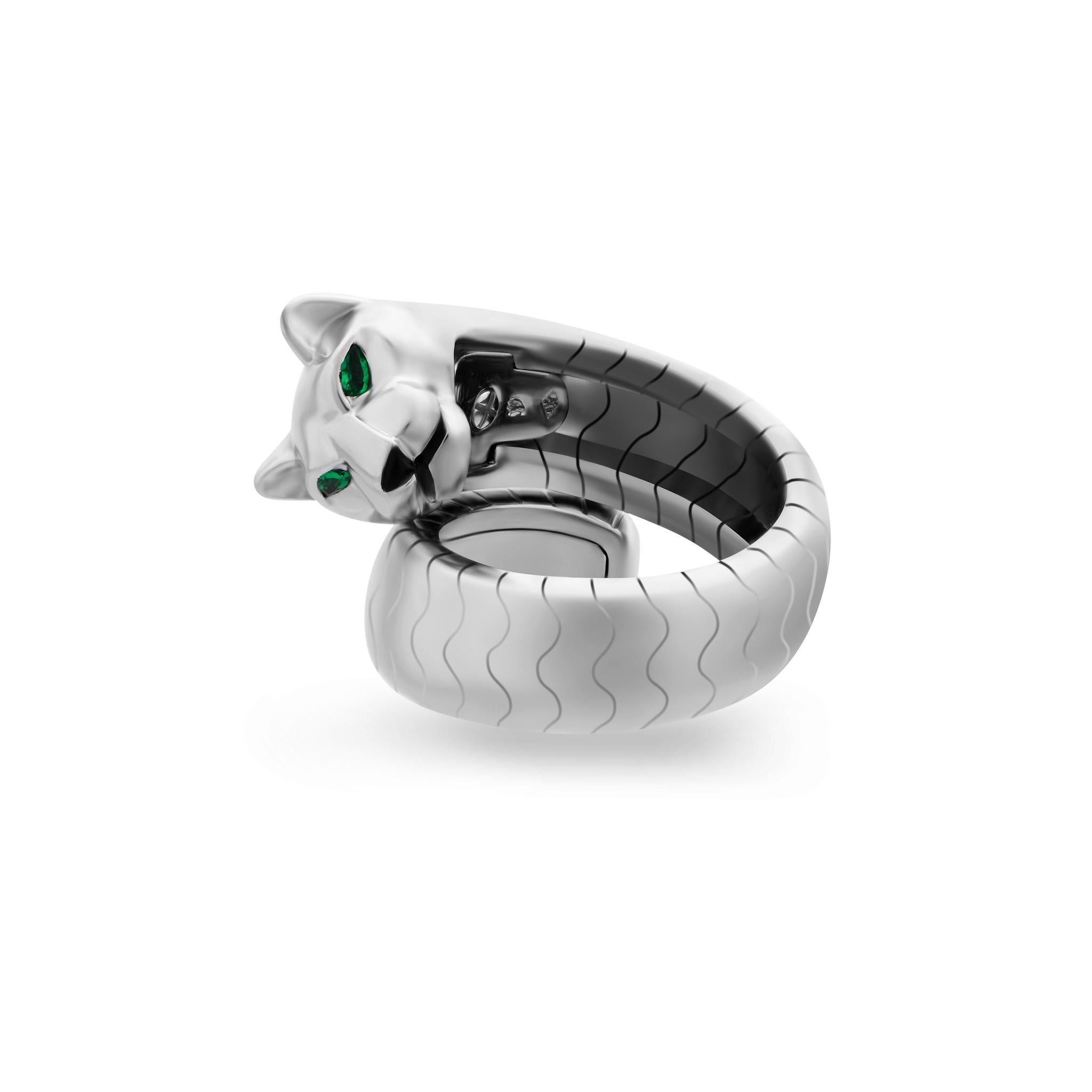 Cartier 18 Karat White Gold Emerald Eyes Panthere De Cartier Ring In Excellent Condition In New York, NY