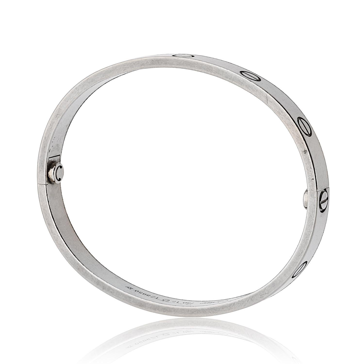 Cartier 18K Weißgold Love 17 Armreif-Armband (Moderne) im Angebot