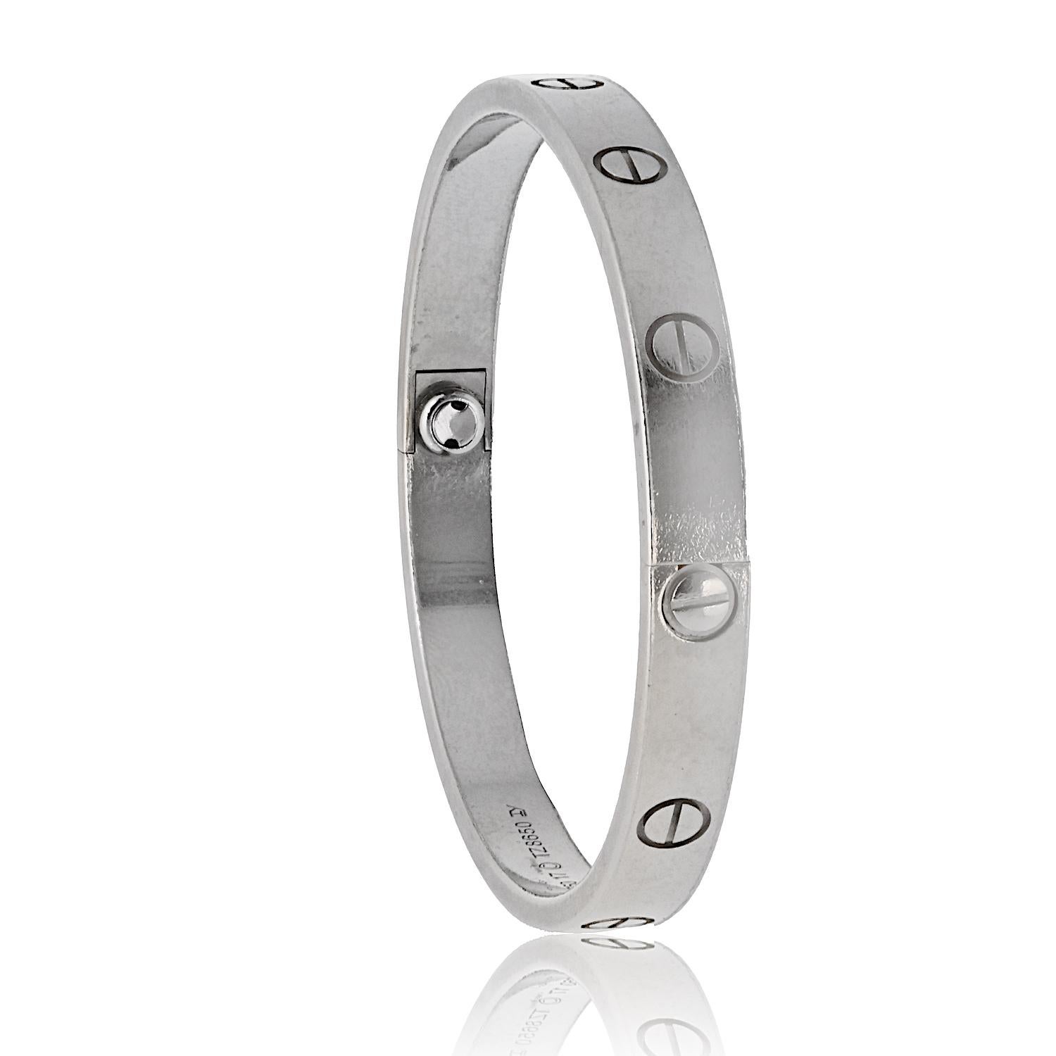 Cartier 18K Weißgold Love 17 Armreif-Armband im Angebot 1
