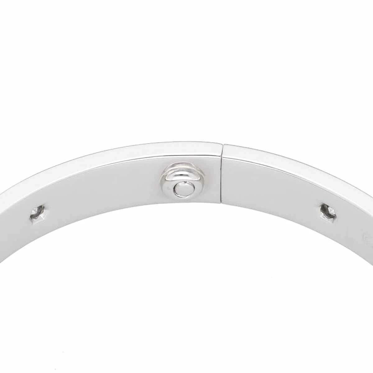 Cartier Love-Armband aus 18 Karat Weißgold mit 10P Diamanten, Größe 17 im Angebot 1