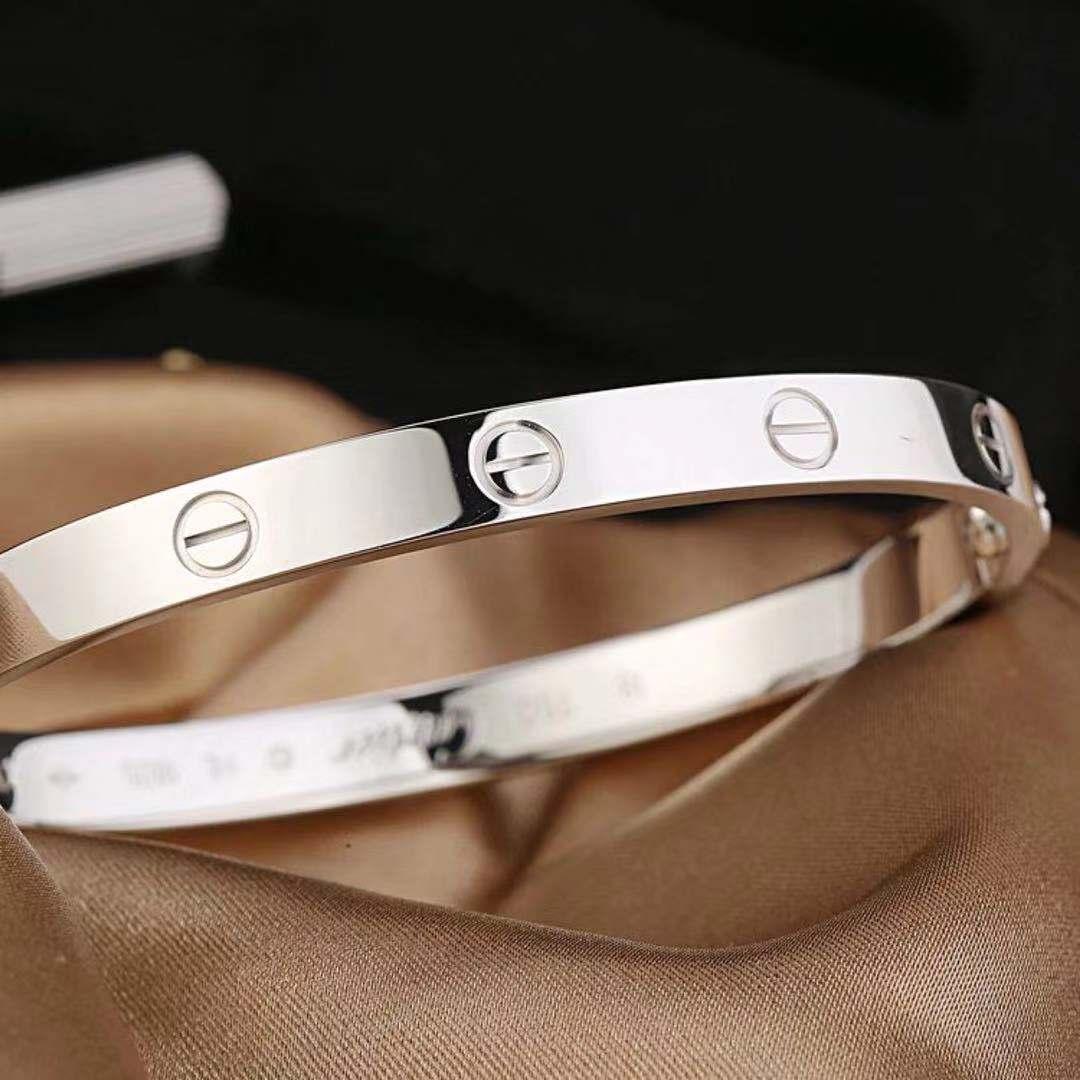 Cartier 18K Weißgold Liebesarmband Größe 18 für Damen oder Herren