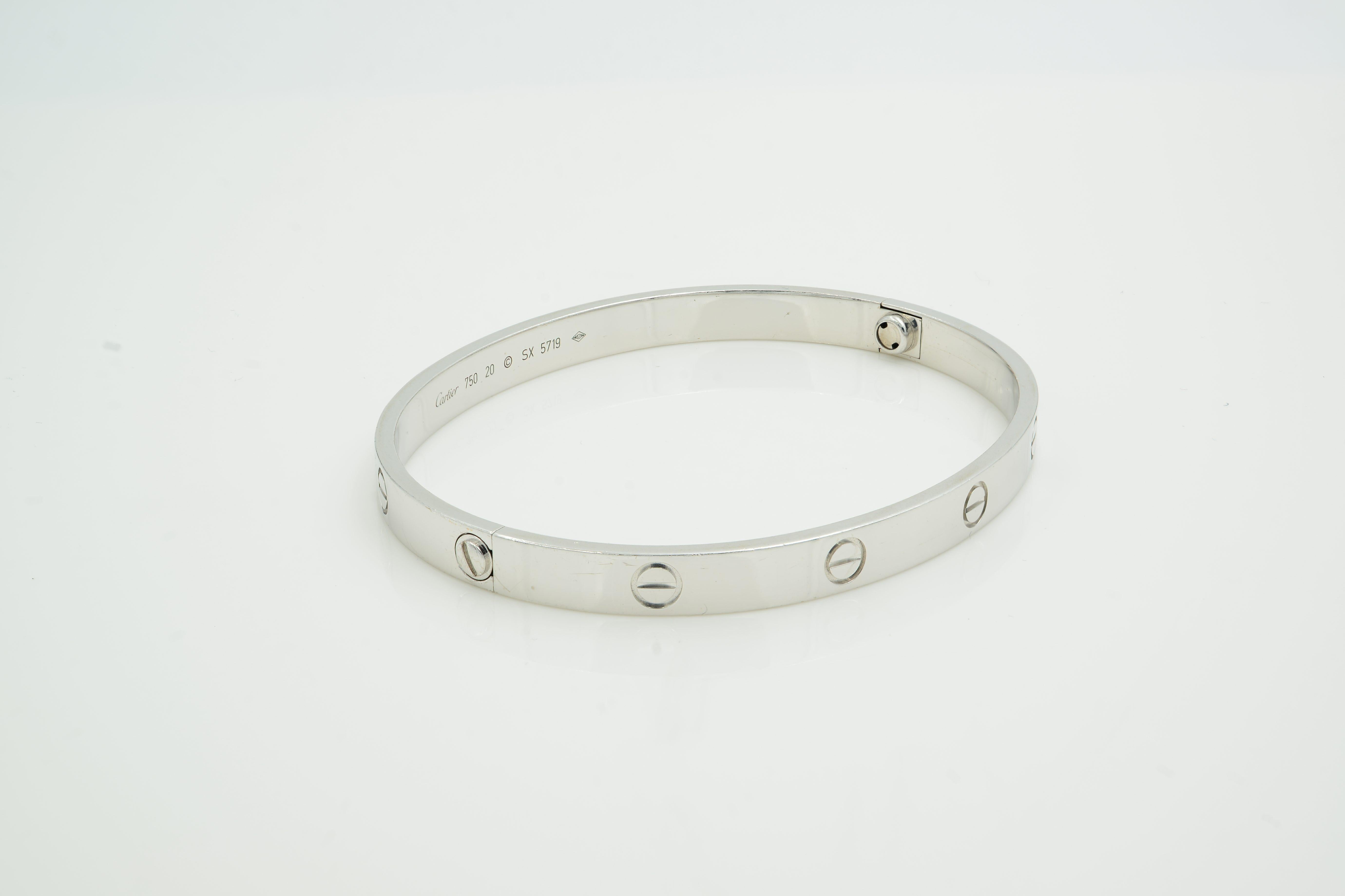 cartoer love bracelet