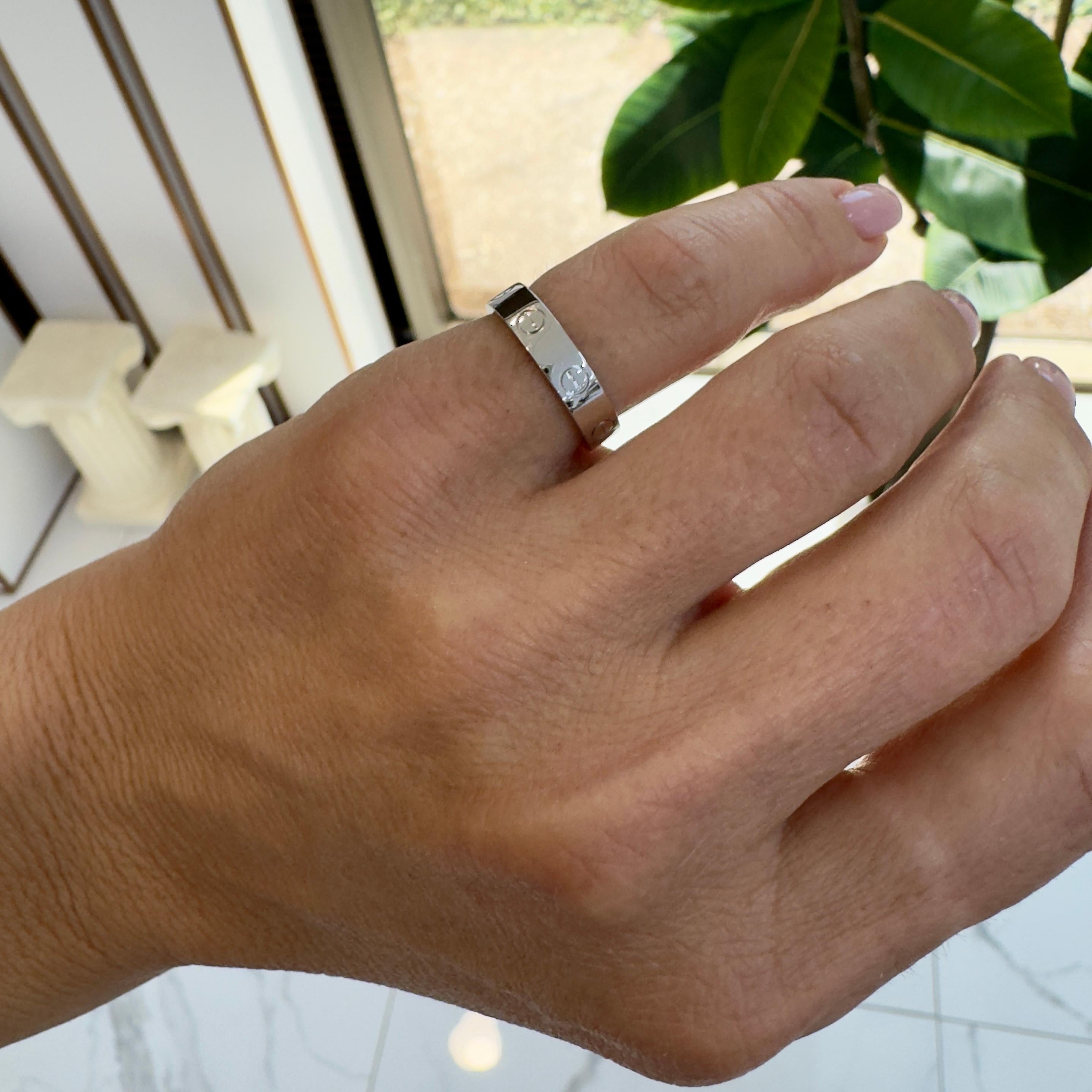 Cartier Anello dell'amore in oro bianco 18 carati Modello piccolo 1 fascia di diamanti in vendita 3