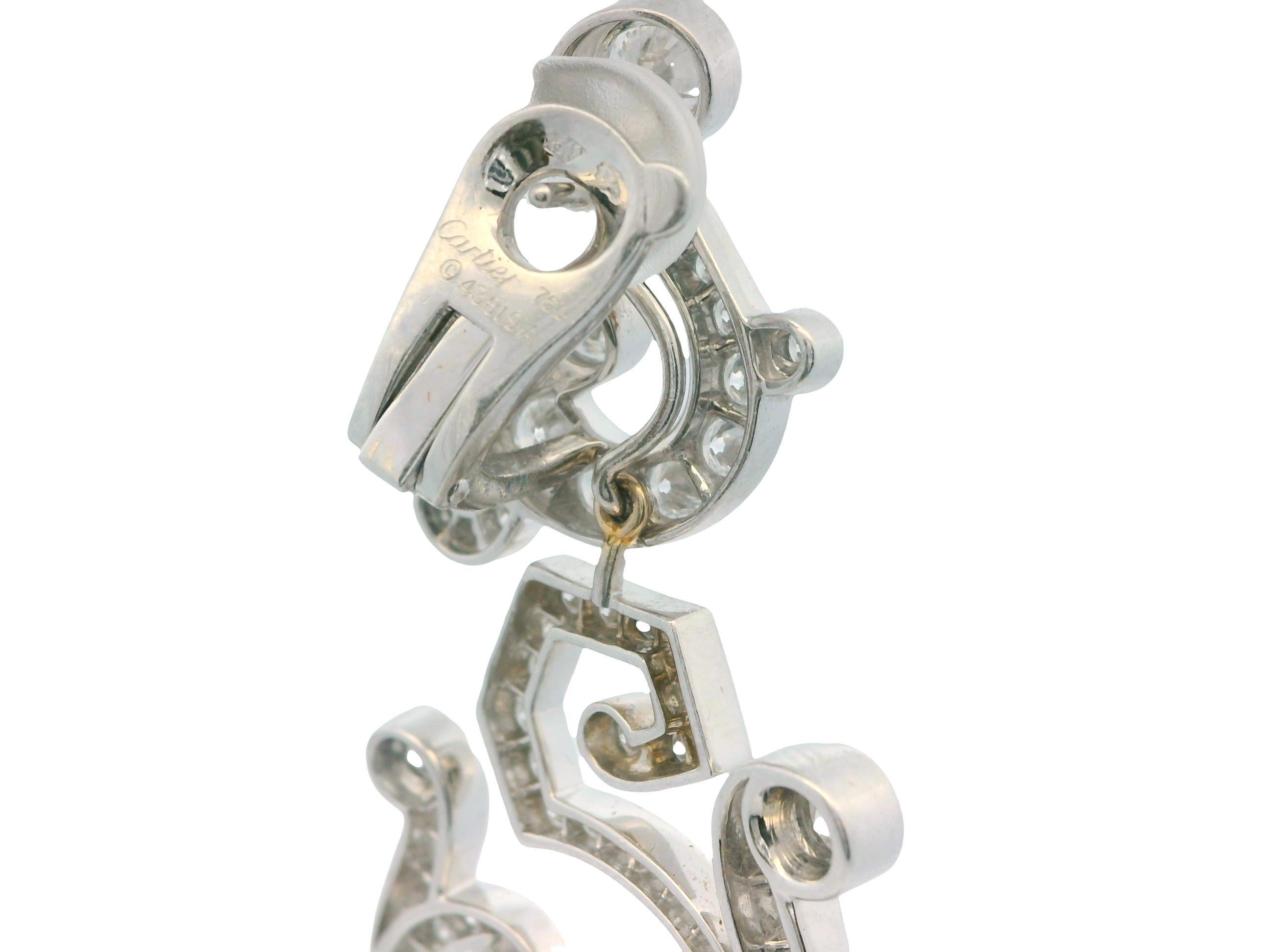 Taille ronde Boucles d'oreilles jour et nuit en or blanc 18 carats et pavés de Cartier en vente