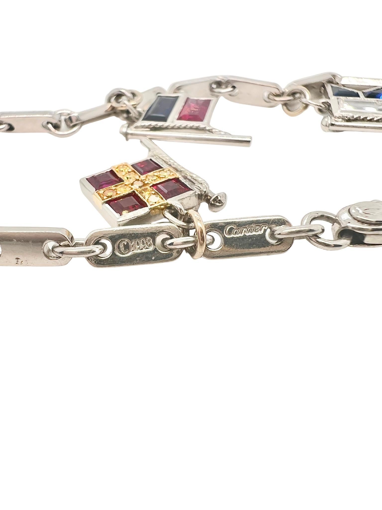 Cartier 18k Weißgold Platin farbigen Stein Diamant-Charme-Armband (Gemischter Schliff) im Angebot