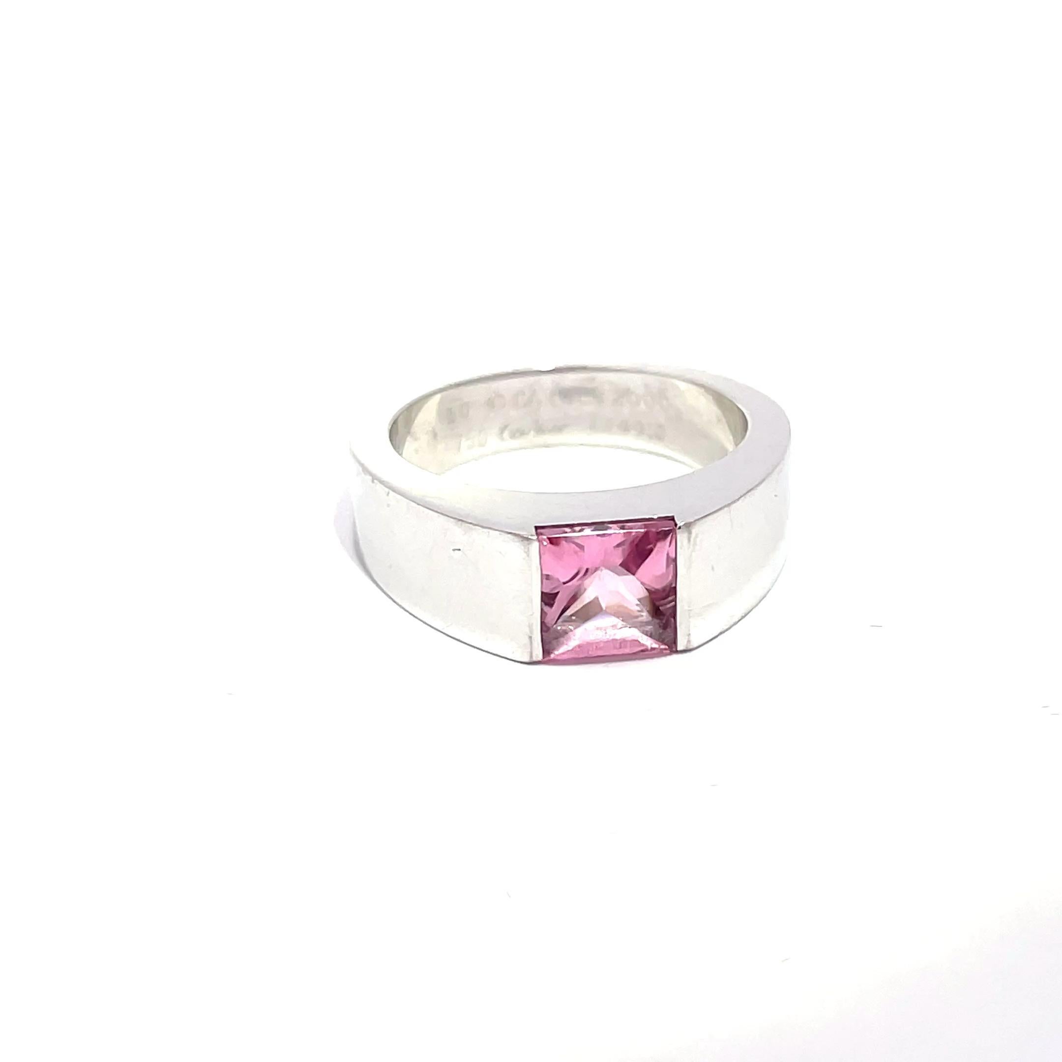 Cartier 18k White Gold Vintage 1990s Pink Tourmaline Tank Ring In Excellent Condition For Sale In New York, NY